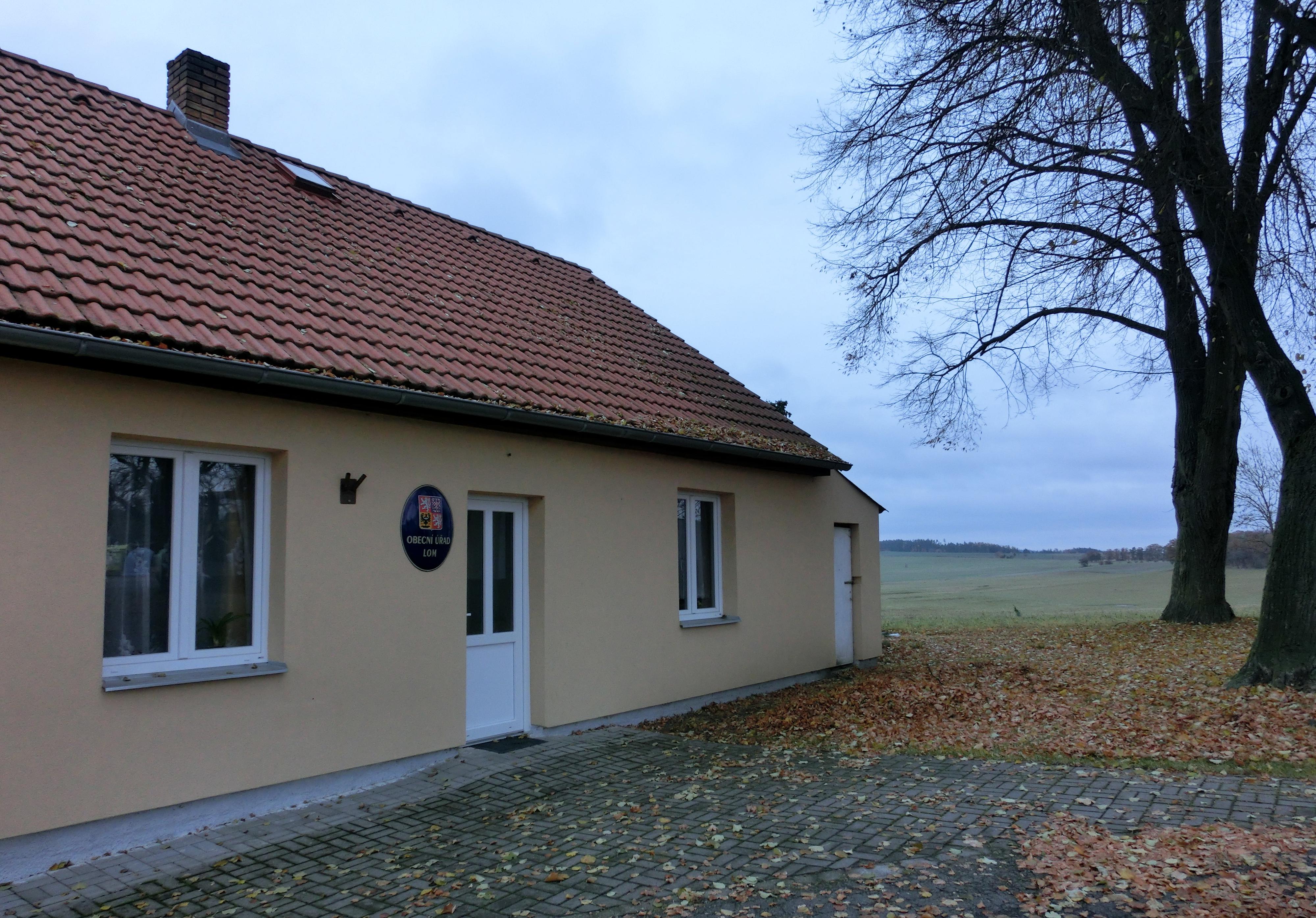 Lom - obecní úřad
