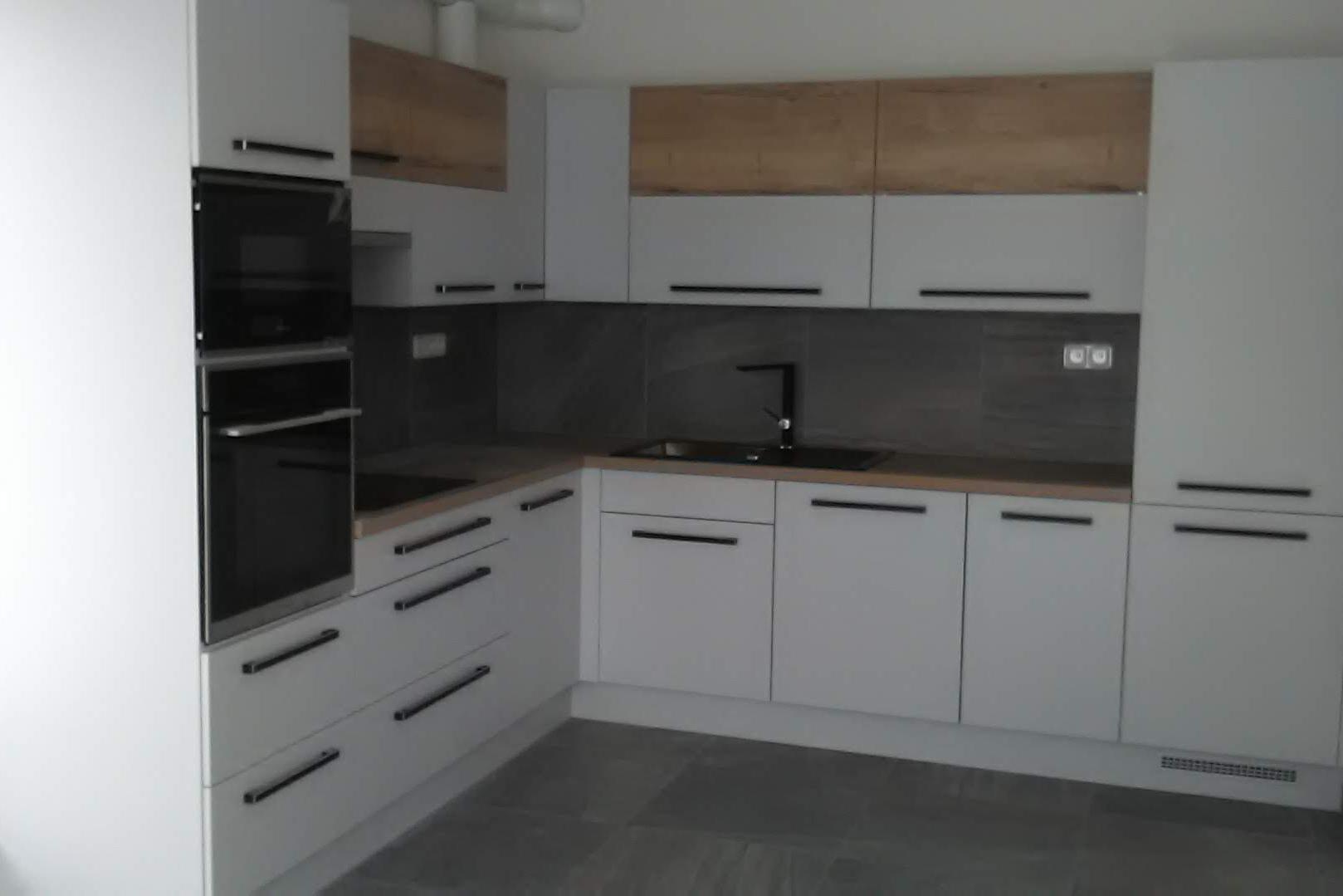 Vestavěné skříně a kuchyně na míru - Libor Košař