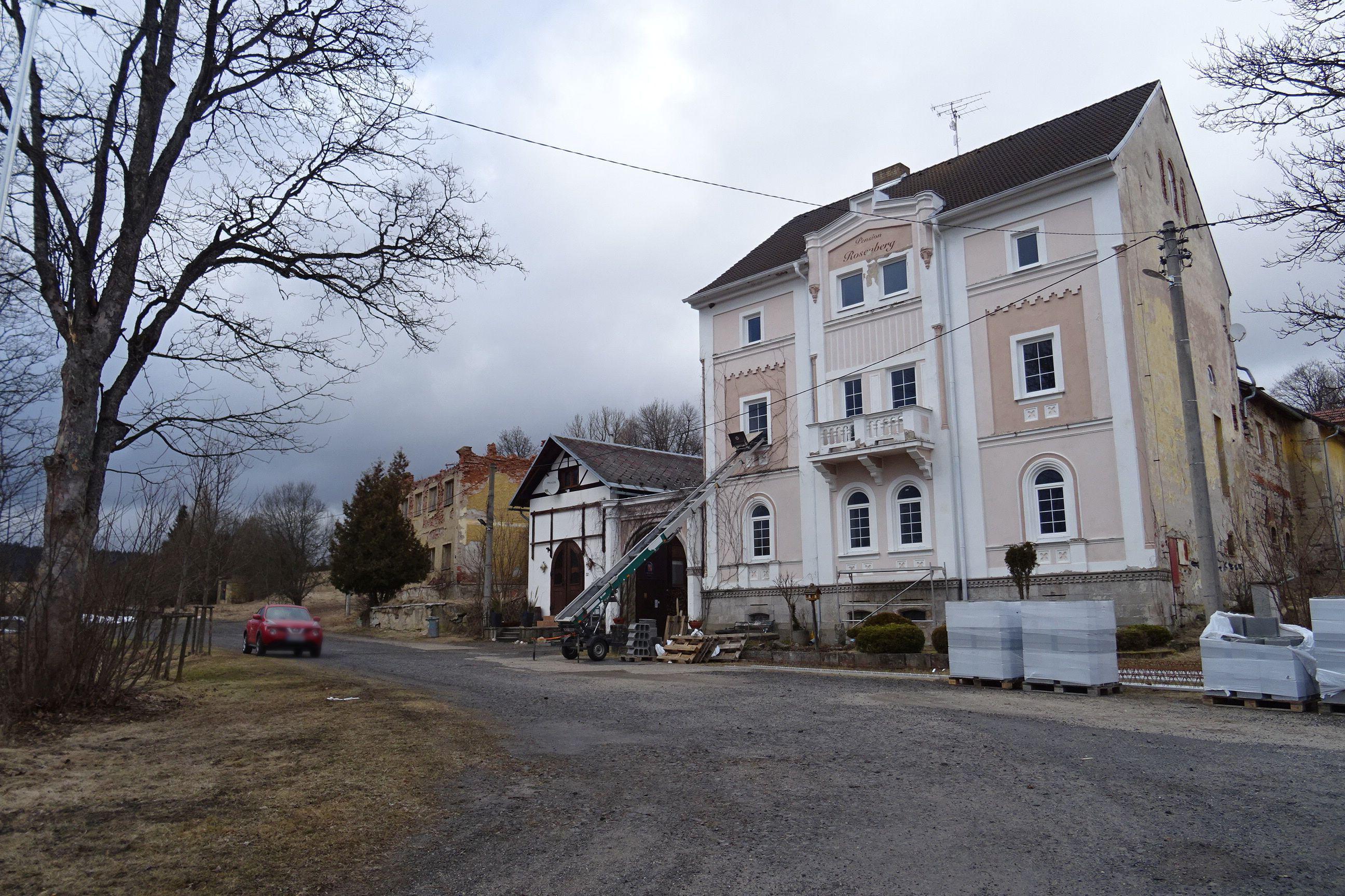 Prameny - obecní úřad foto 2