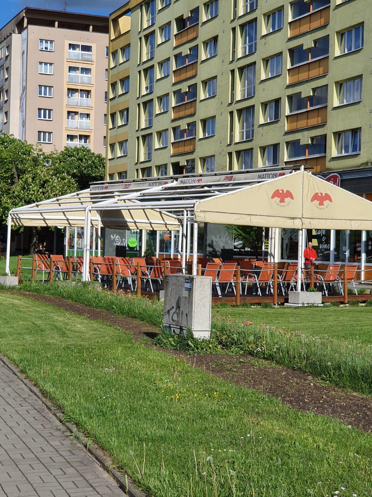 Restaurace a kavárna  BO ASI ! foto 2