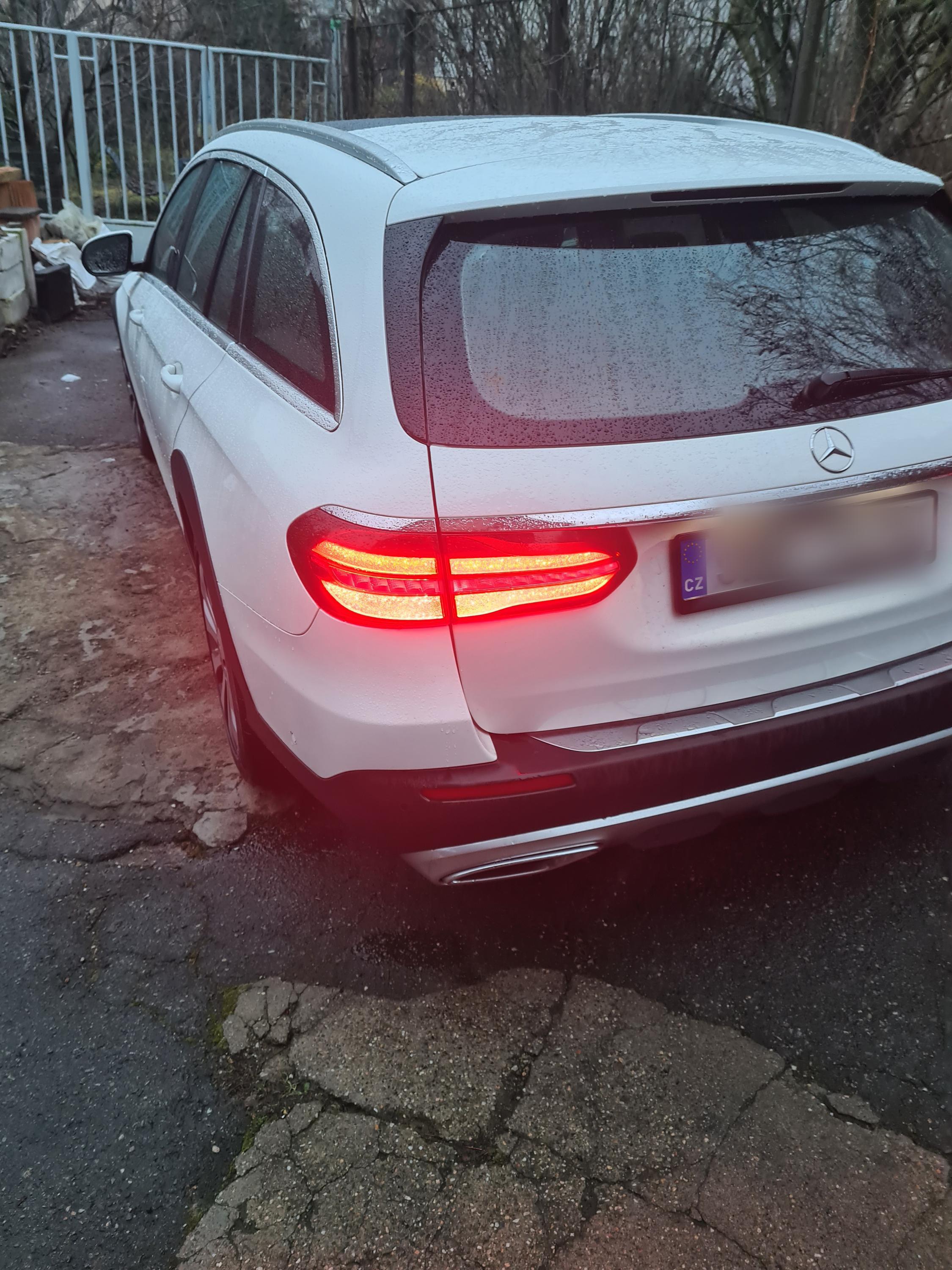 Nejlevnější odvozy aut i mimo Prahu - Miloš Plašil foto 2