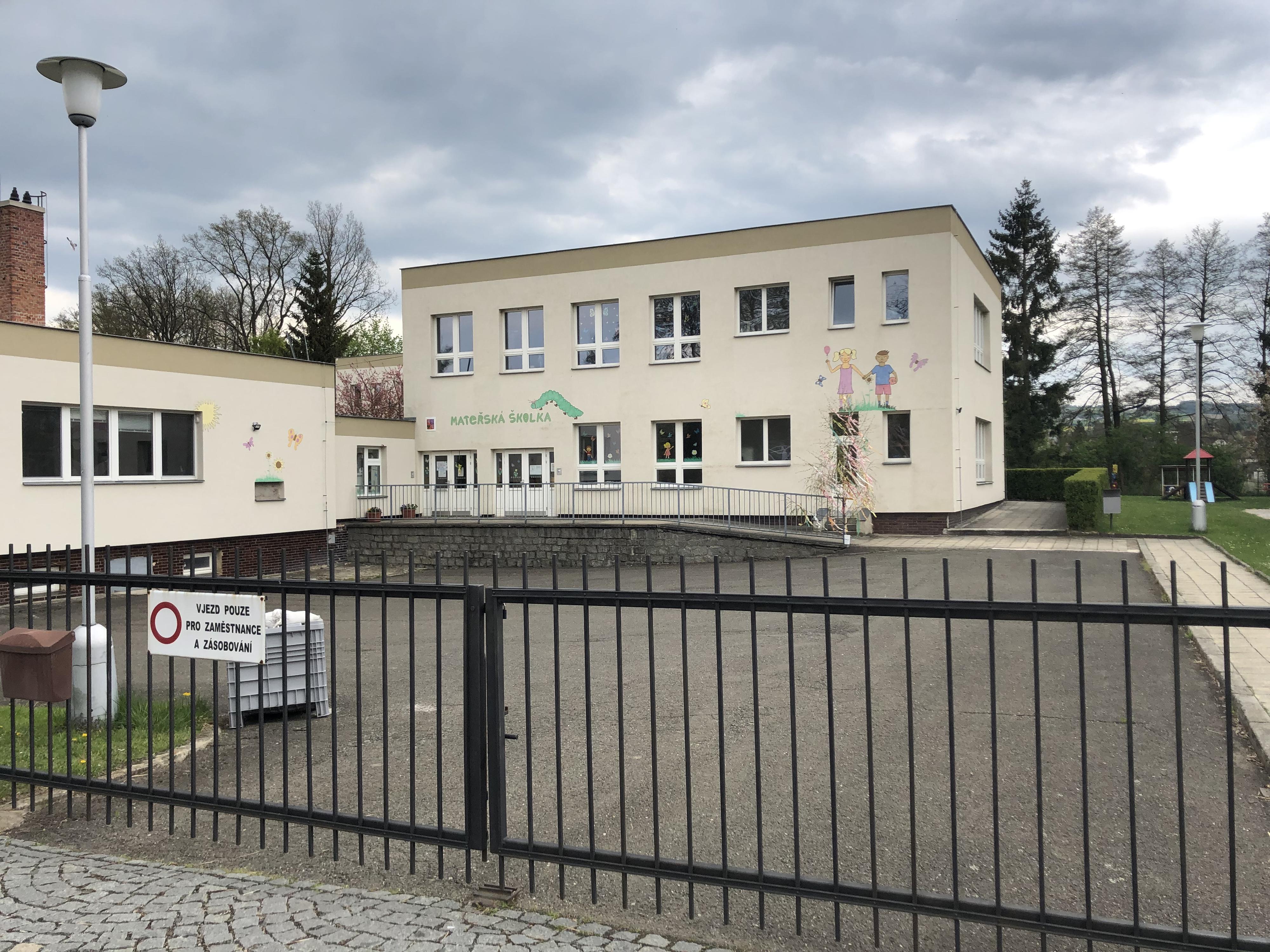 ZŠ a MŠ Spálené Poříčí foto 2