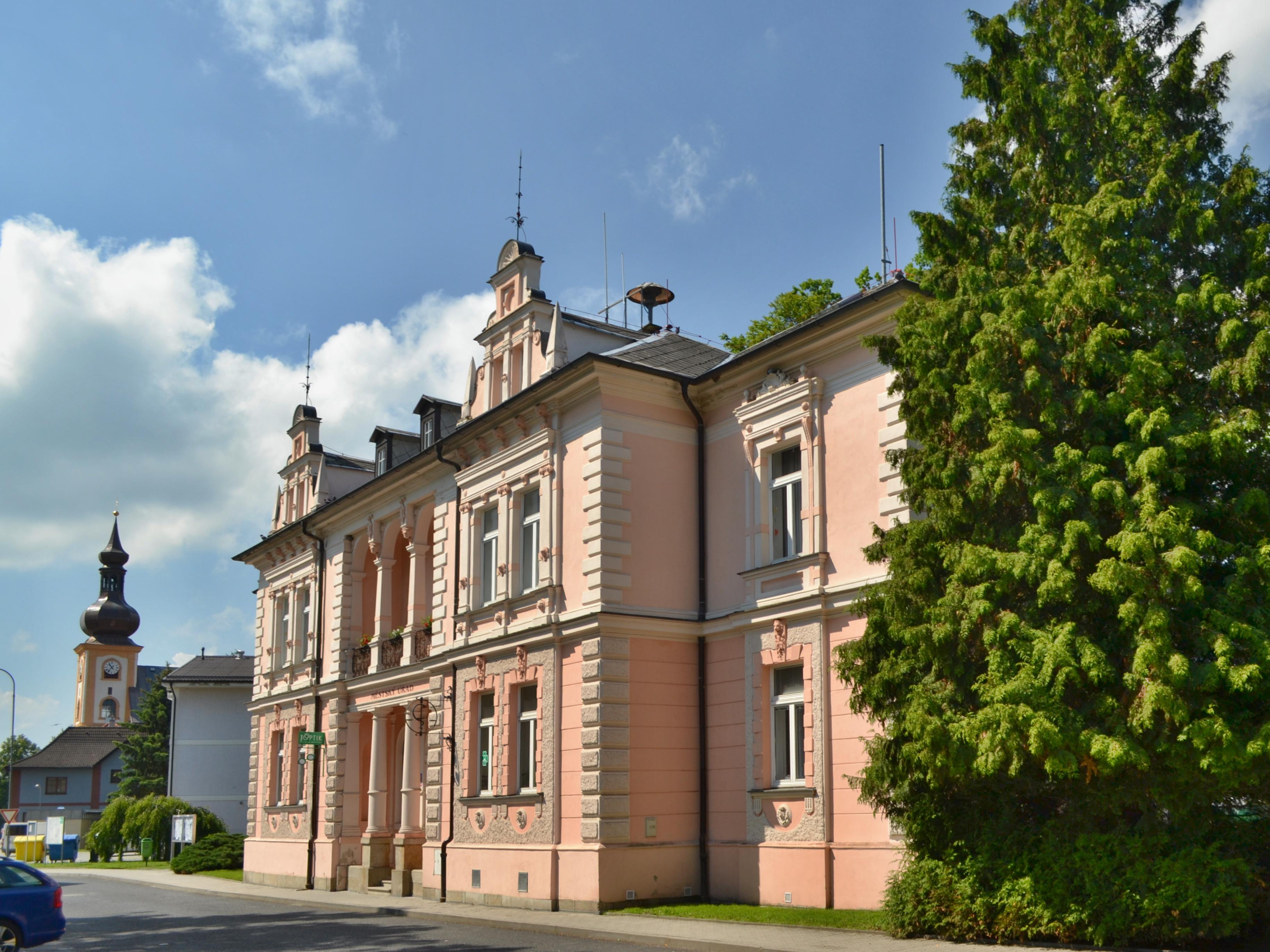 Skalná - městský úřad foto 3