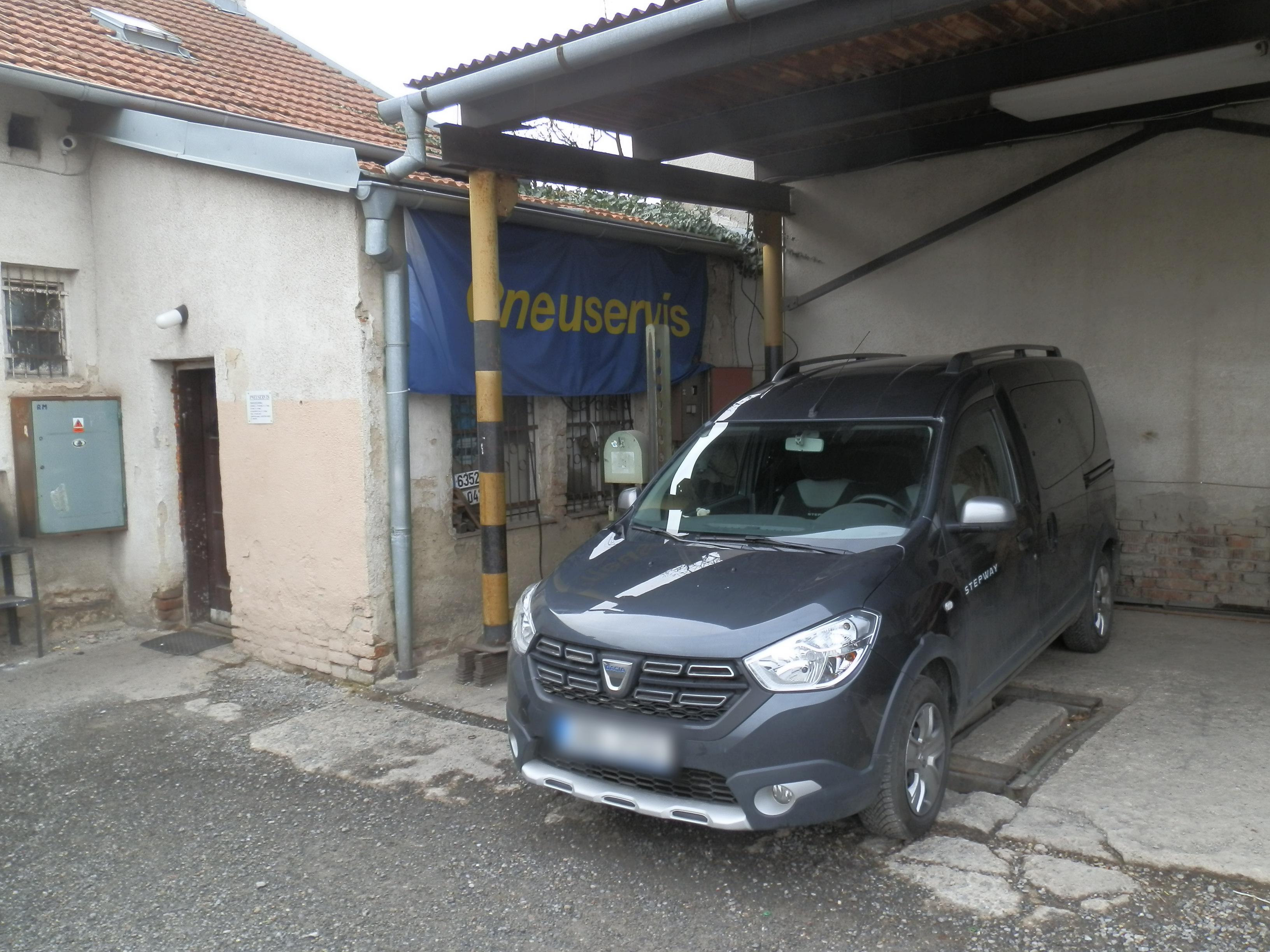 PNEUSERVIS MERHAUTOVA