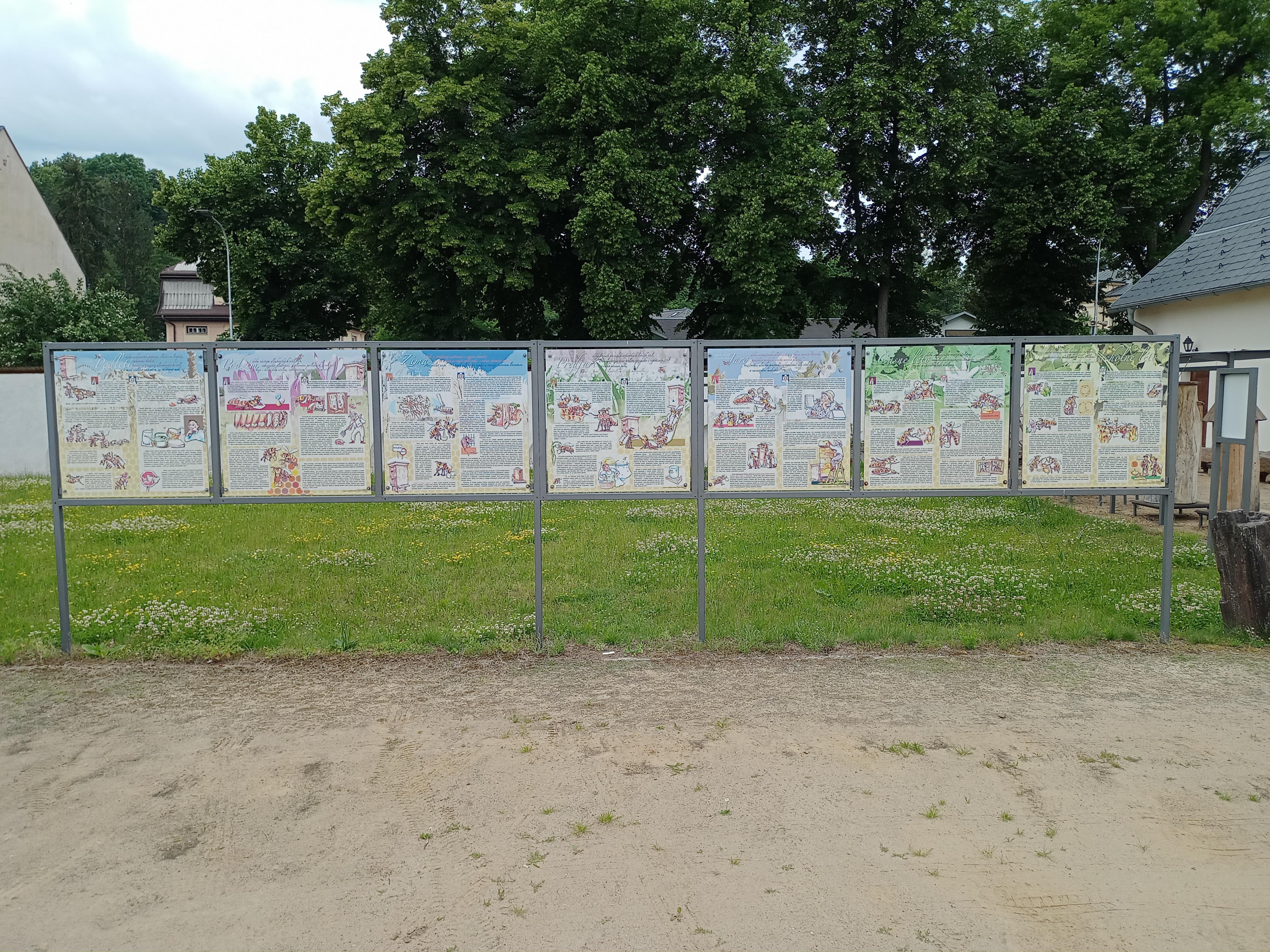 Františkánský klášter Hostinné foto 3