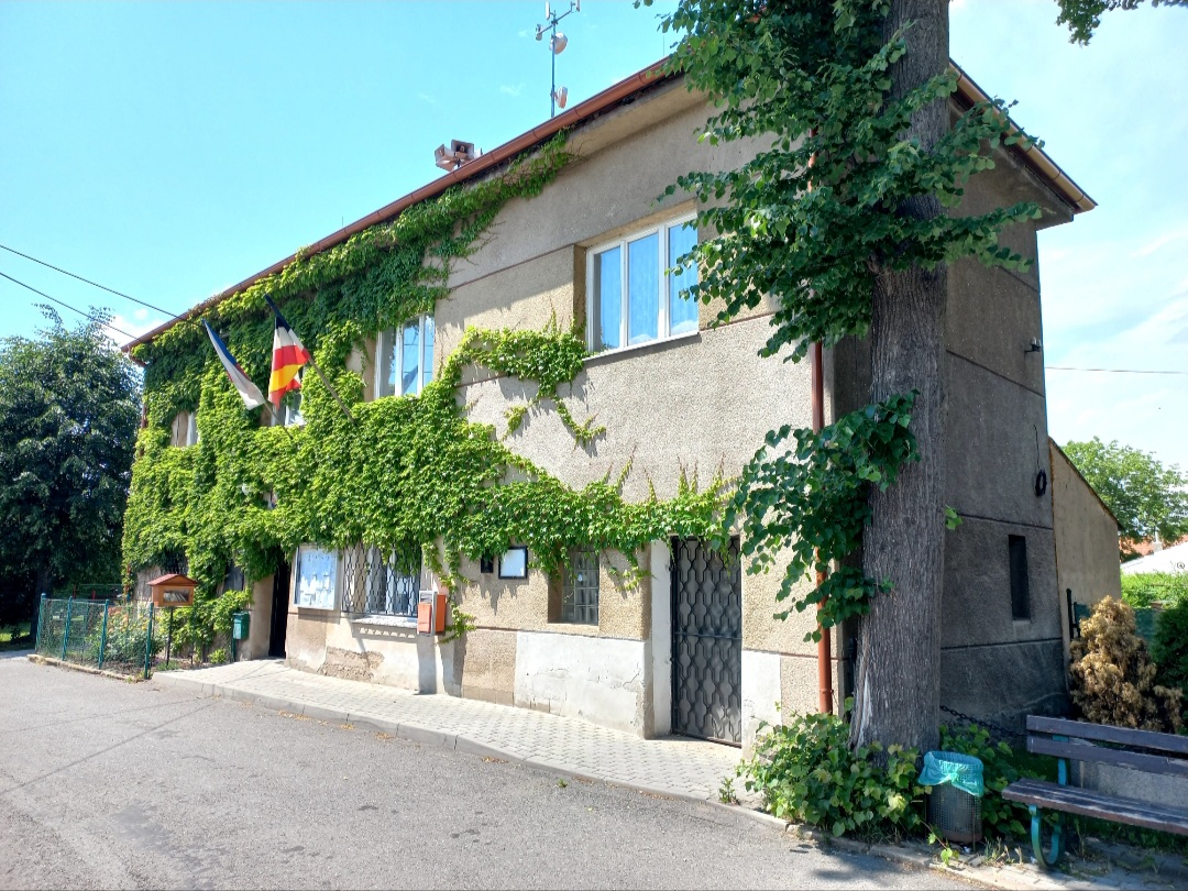 Velký Chlumec - obecní úřad foto 3