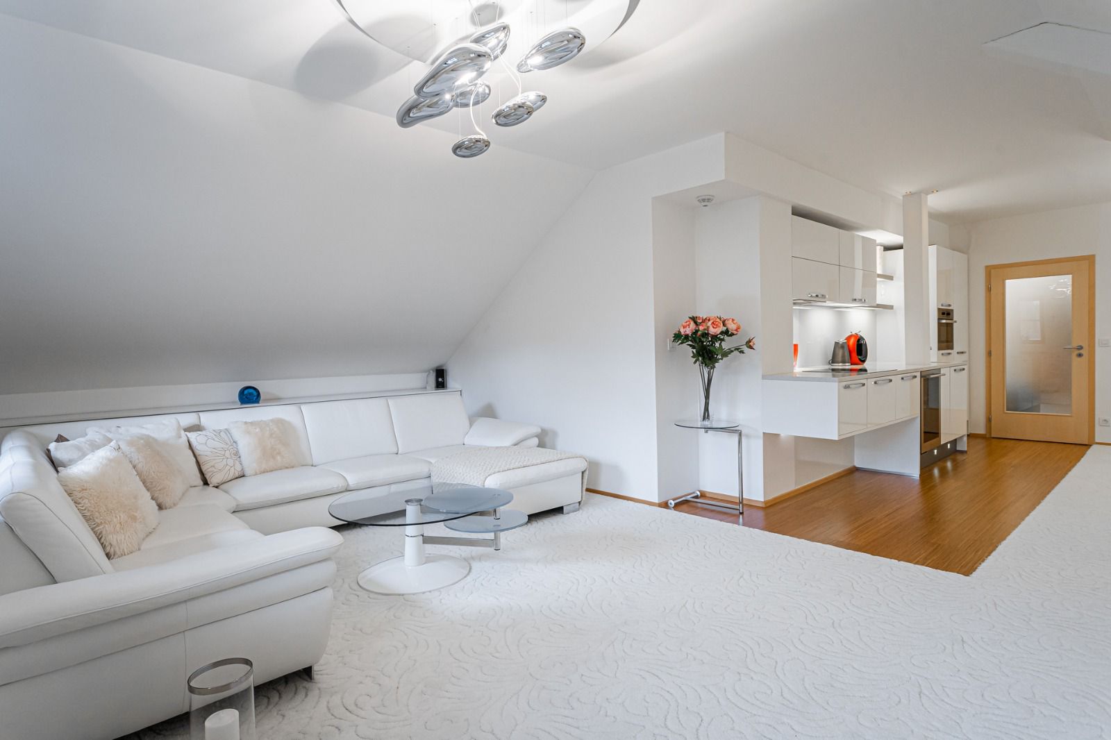 Zuzana Lang - realitní makléř foto 6