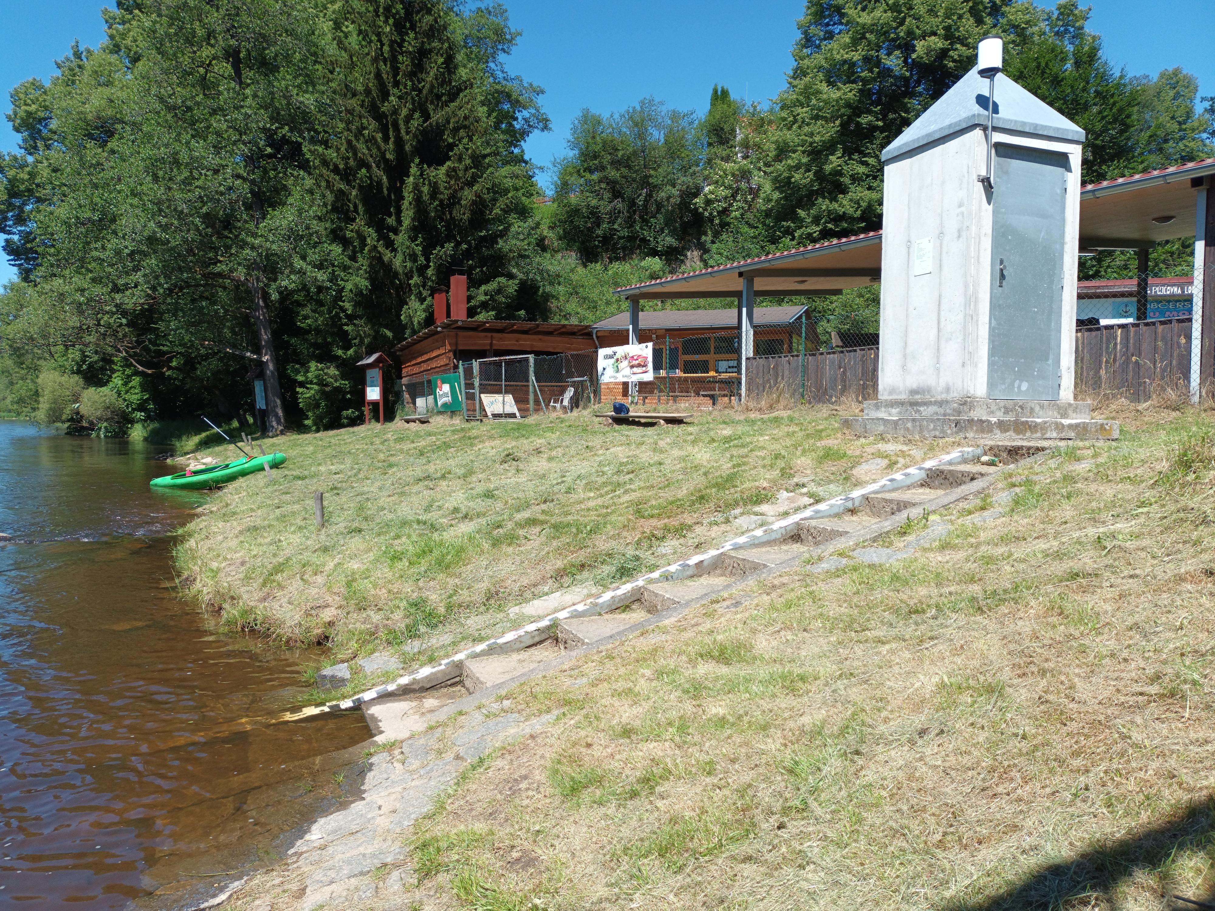 Občerstvení u mostu Zátoň foto 2