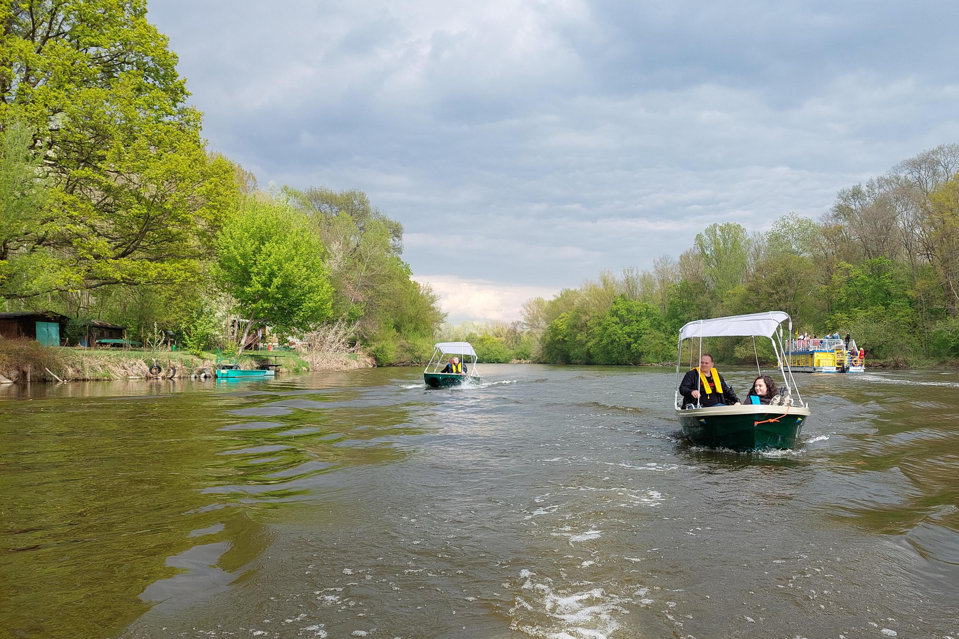 Půjčovna lodí a paddleboardů Rohatec