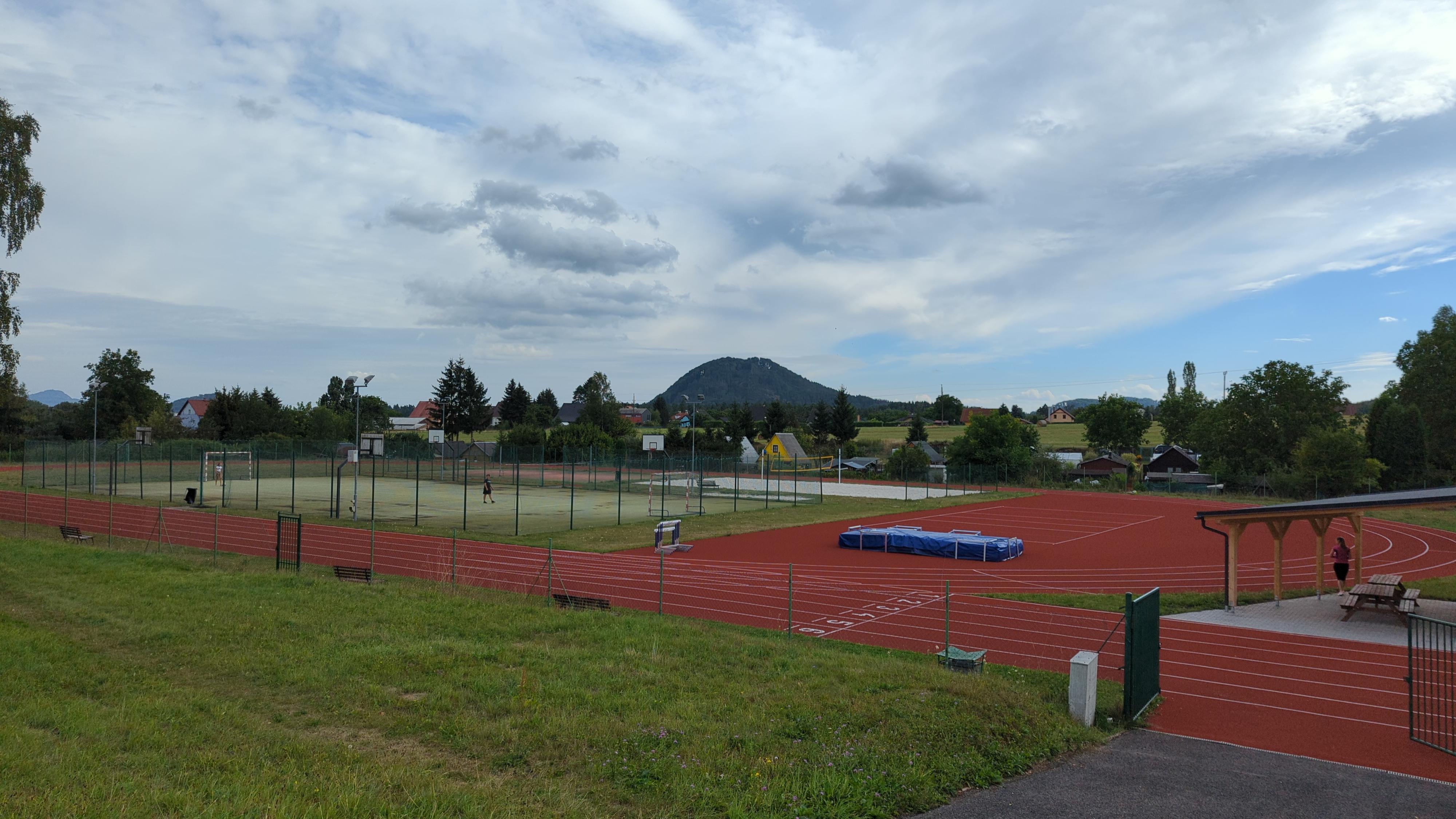 Fotbalové hřiště ZŠ a MŠ Bohumila Hynka Cvikov