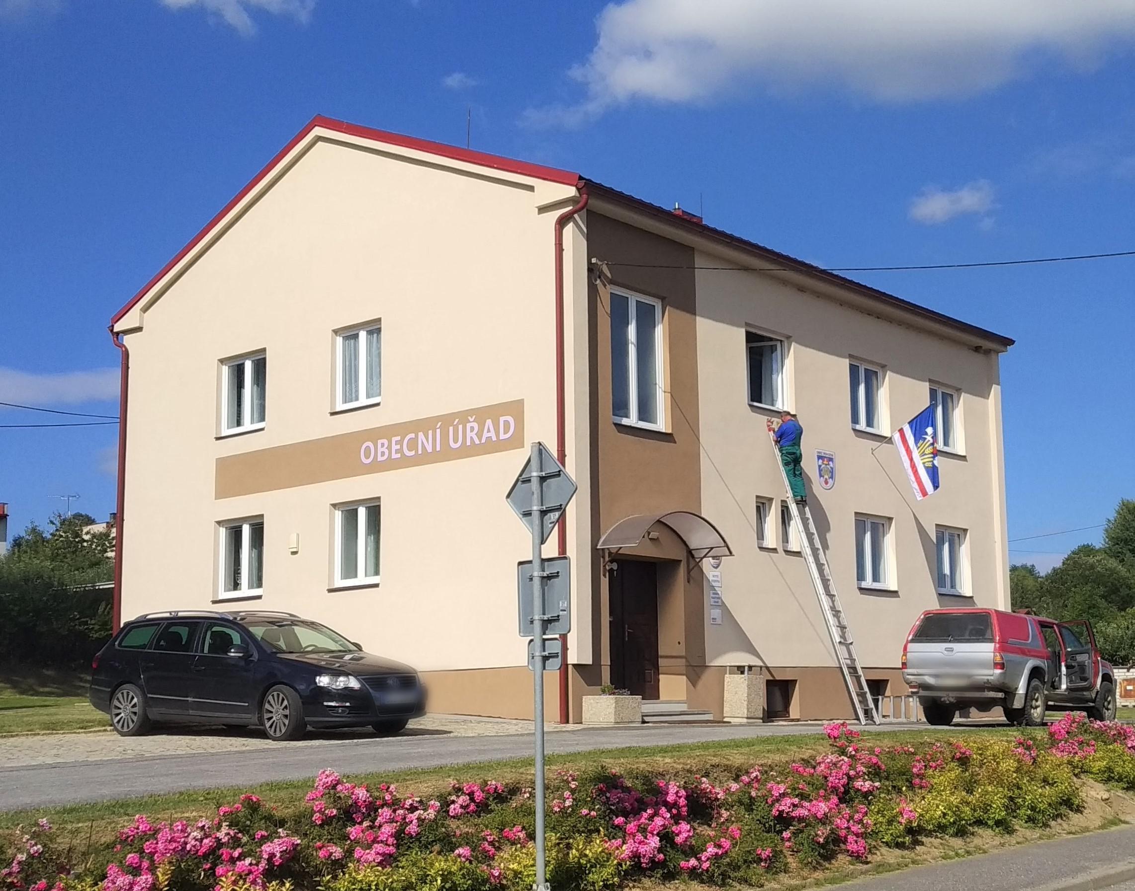Obecní úřad Rohozná foto 3