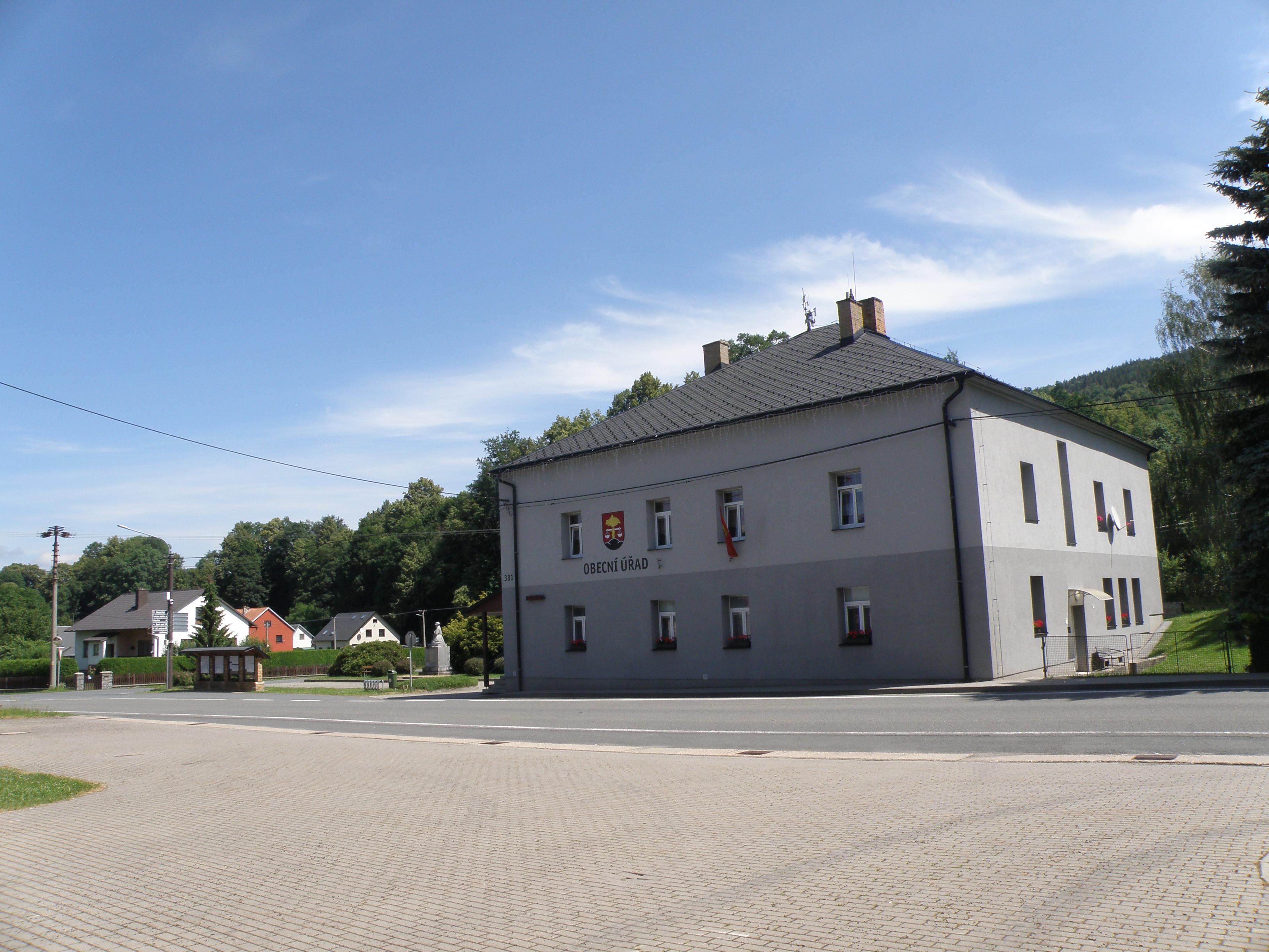 Bělá pod Pradědem - obecní úřad foto 2