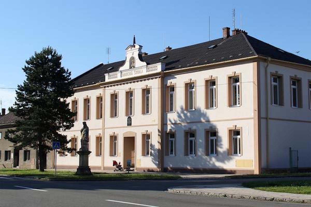 Mateřská škola a Základní škola Slatinice, příspěvková organizace