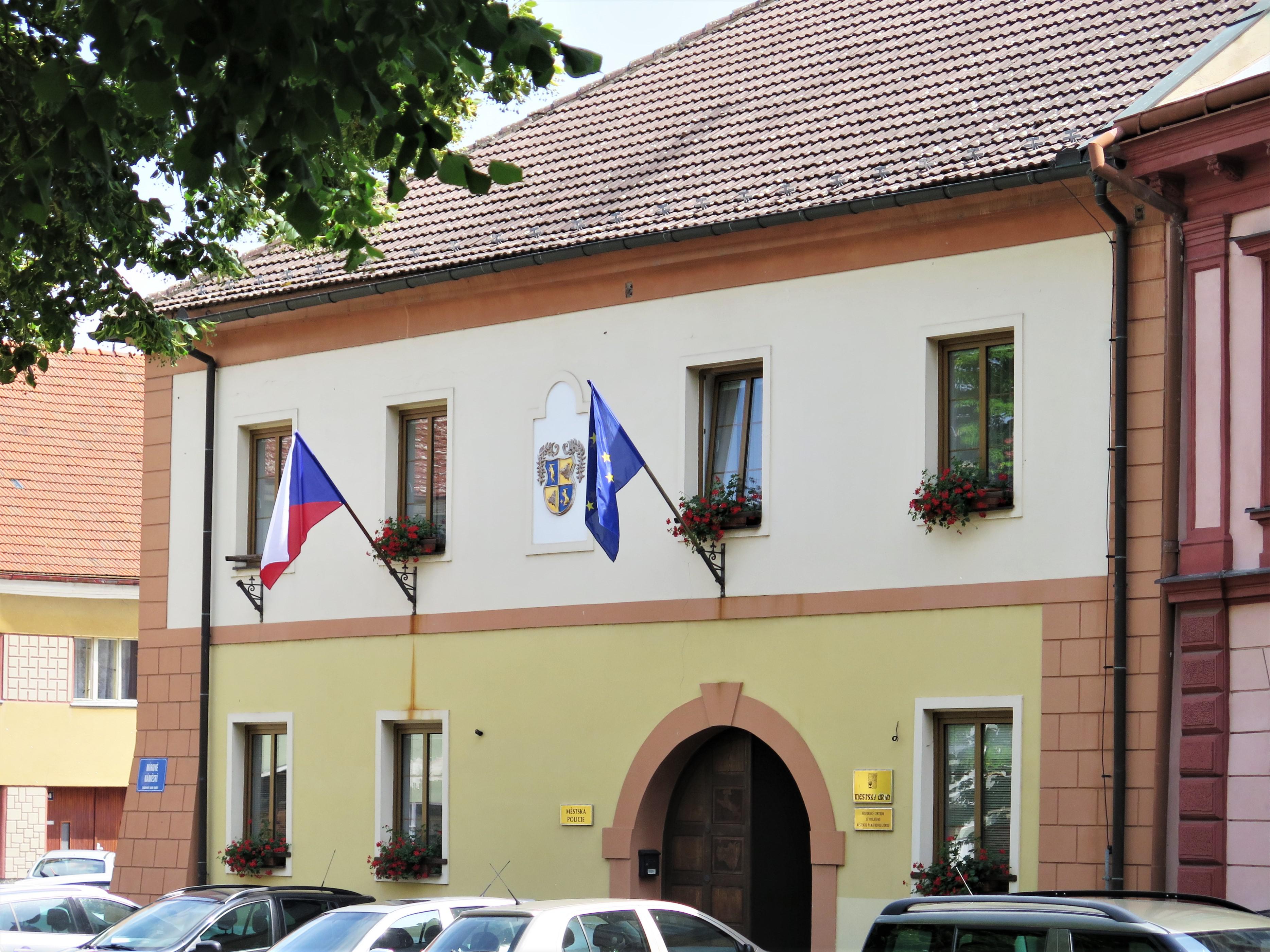 Budyně nad Ohří - městský úřad foto 4