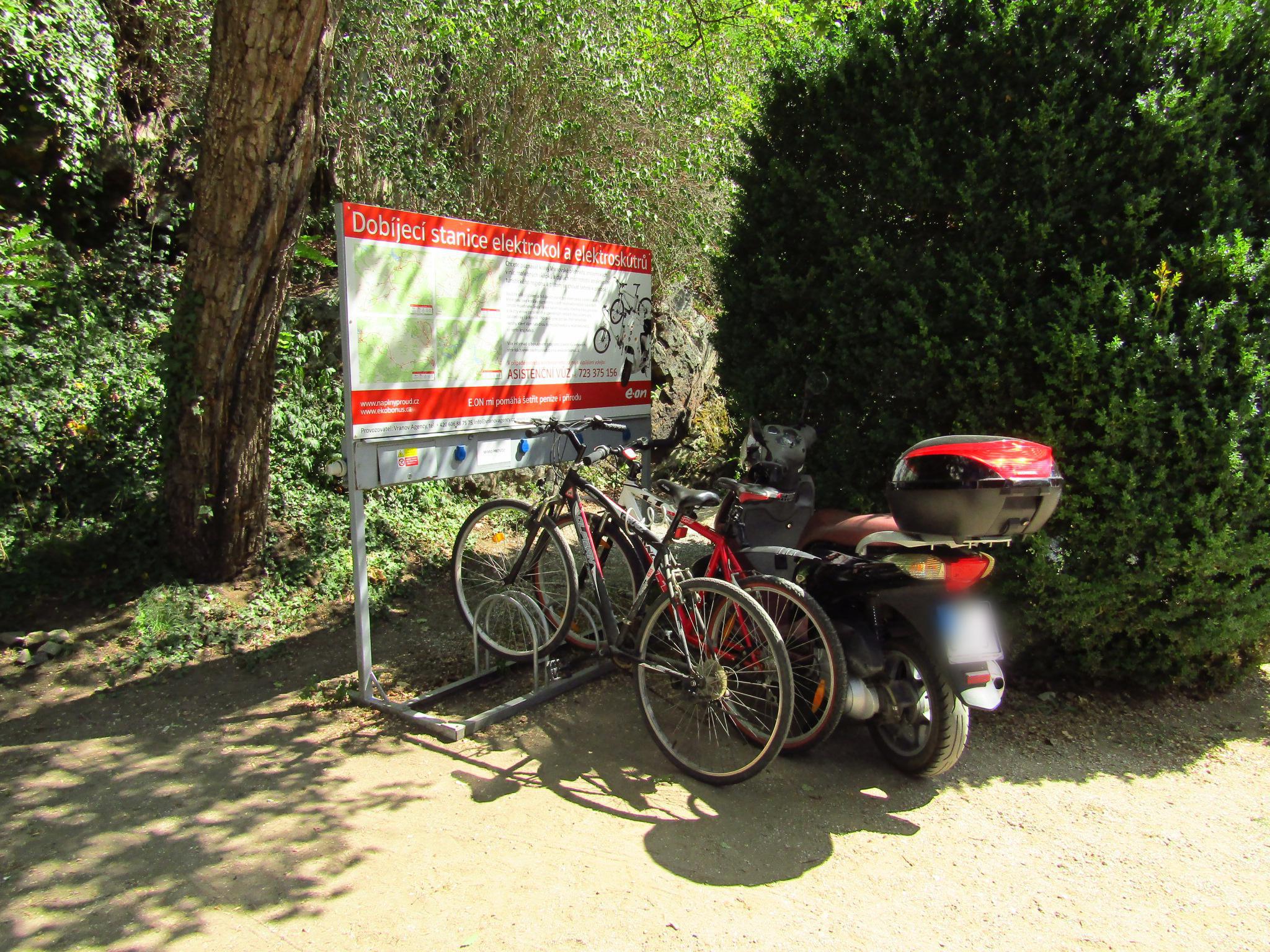Nabíjecí stanice pro elektrokola Bítov