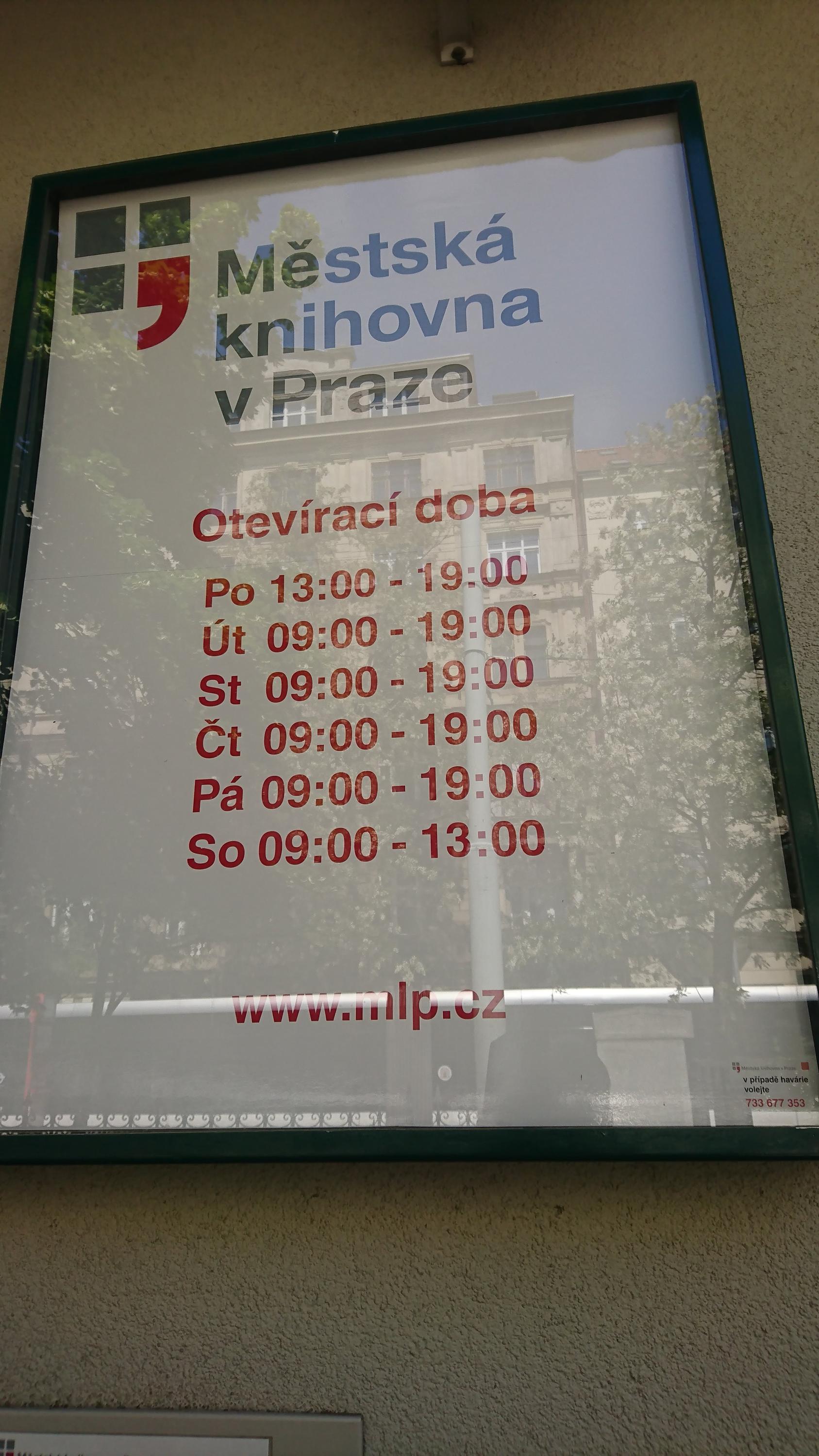 Městská knihovna v Praze - Korunní foto 3