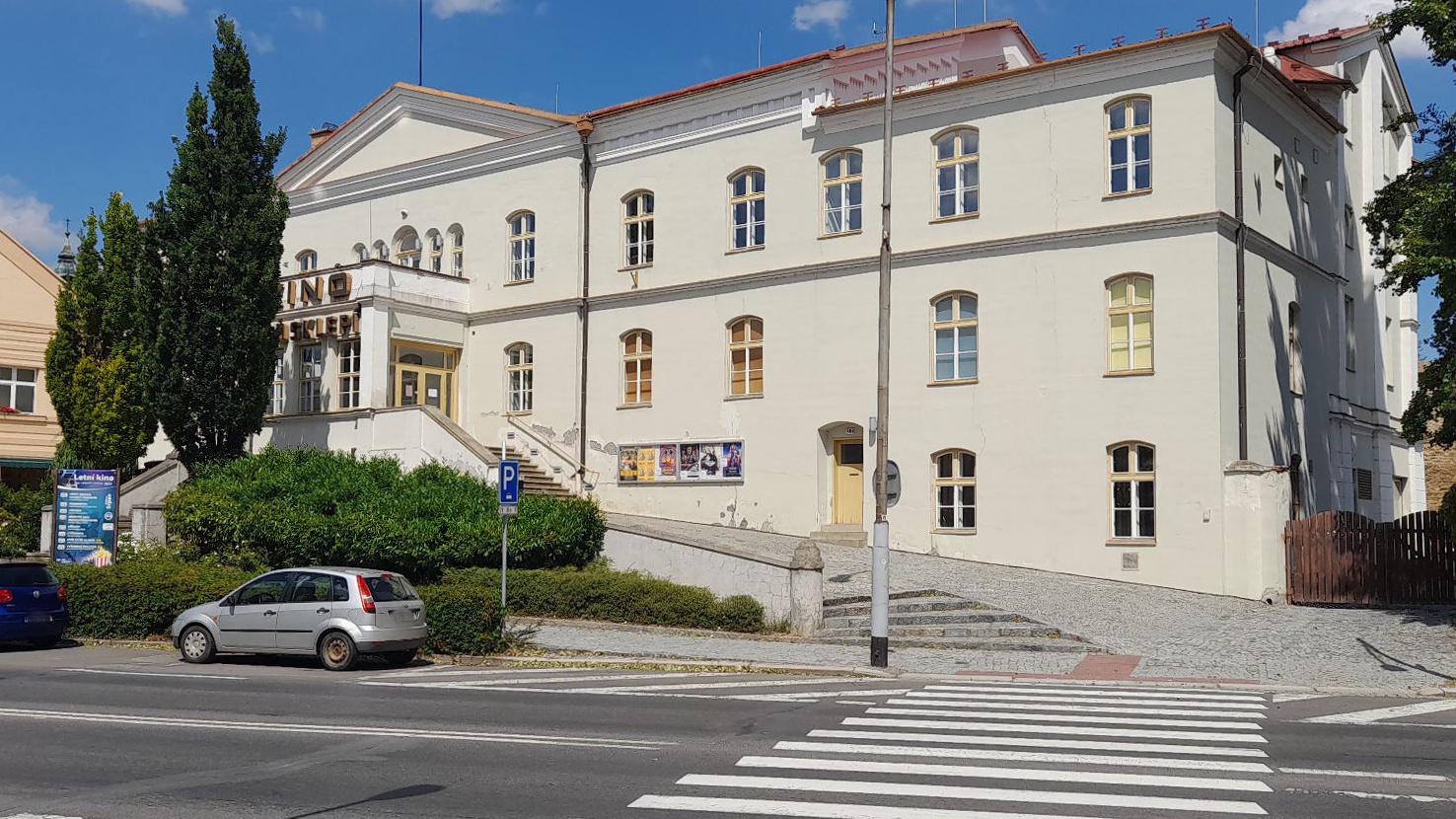 Kino Nadsklepí foto 3