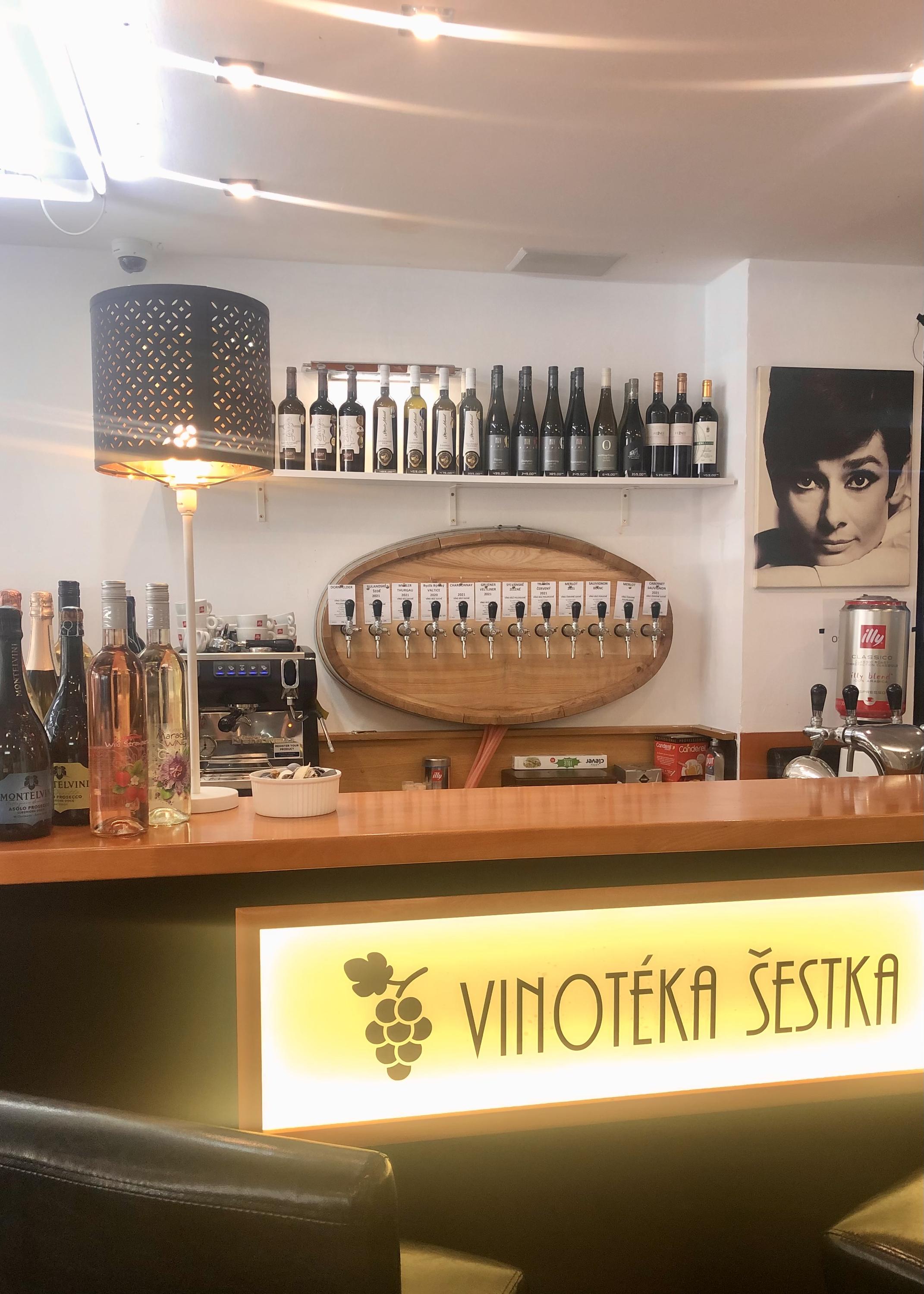 Vinotéka Šestka v Dlouhé foto 6
