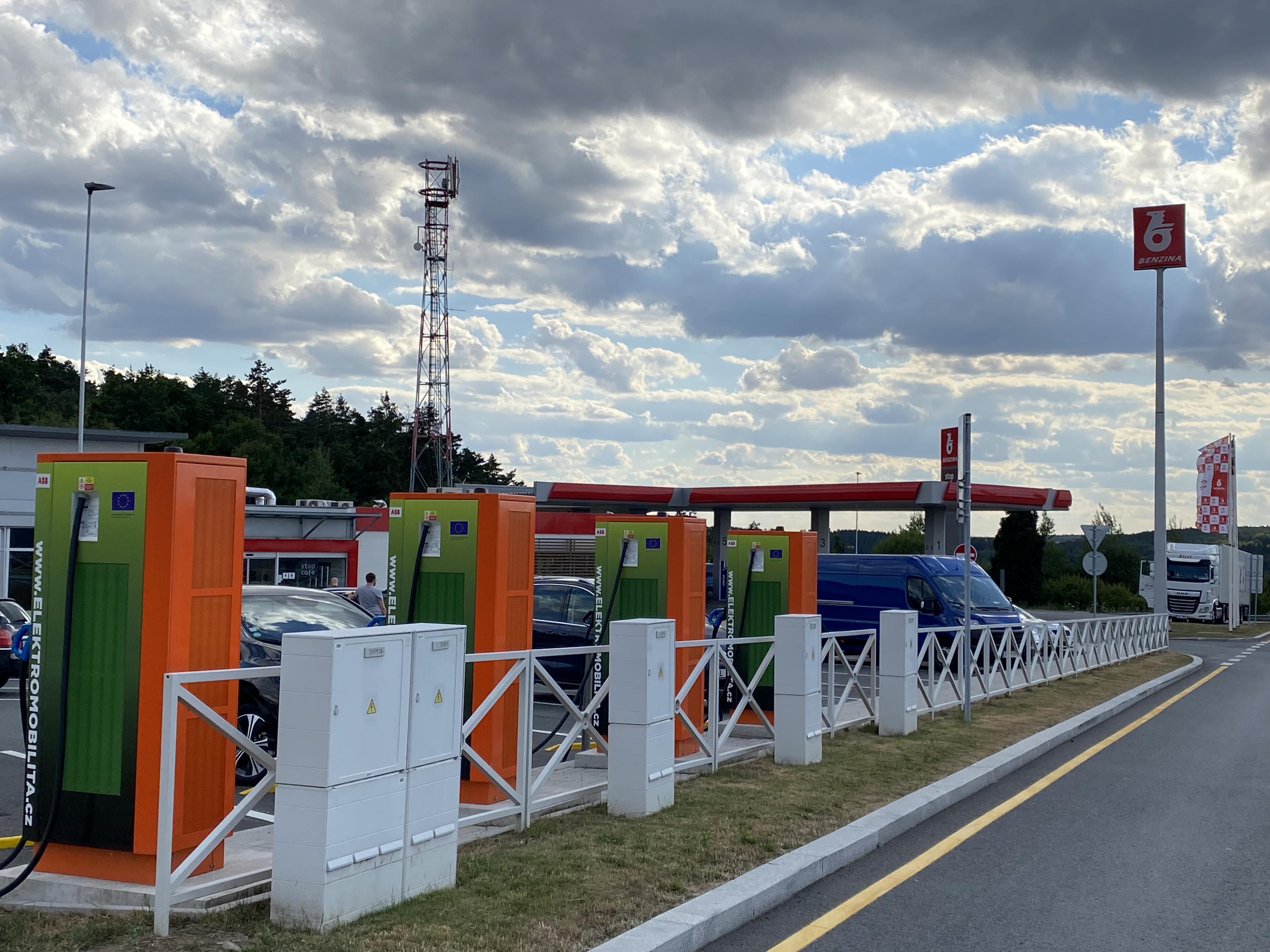 Nabíjecí stanice ČEZ foto 2