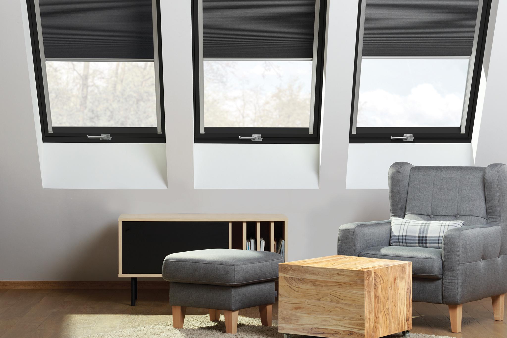 Antracitová střešní okna