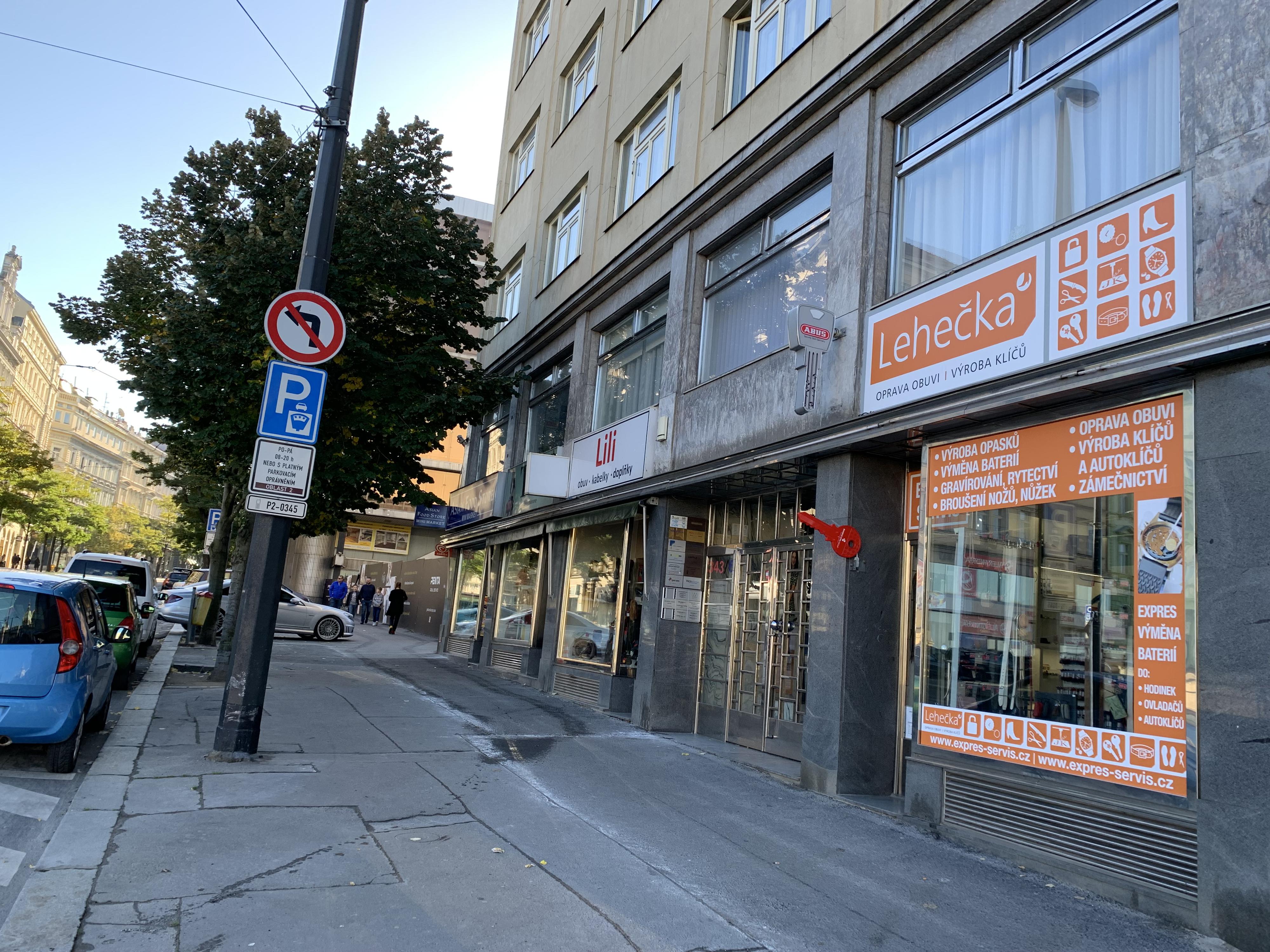 Opravna obuvi, výroba klíčů - Lehečka foto 4