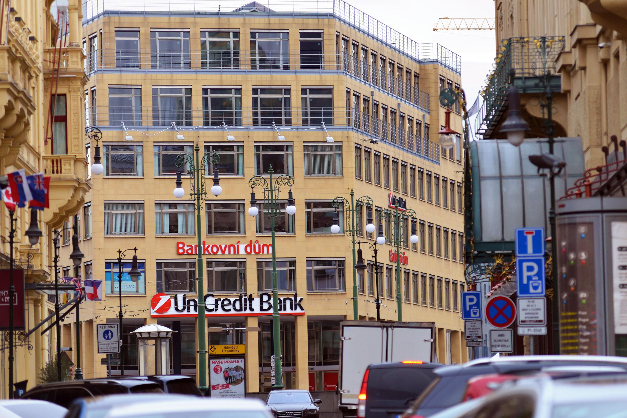 UniCredit Bank Czech Republic and Slovakia, a.s. foto 4