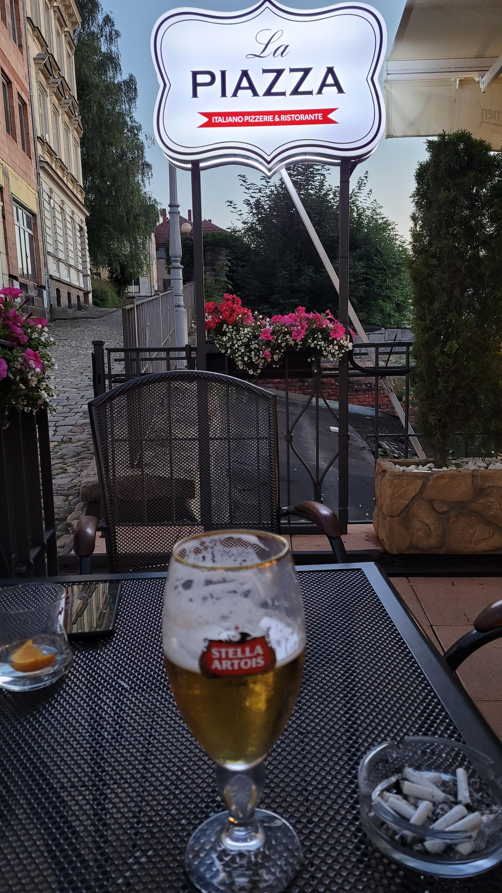 Pizzeria La Piazza foto 3