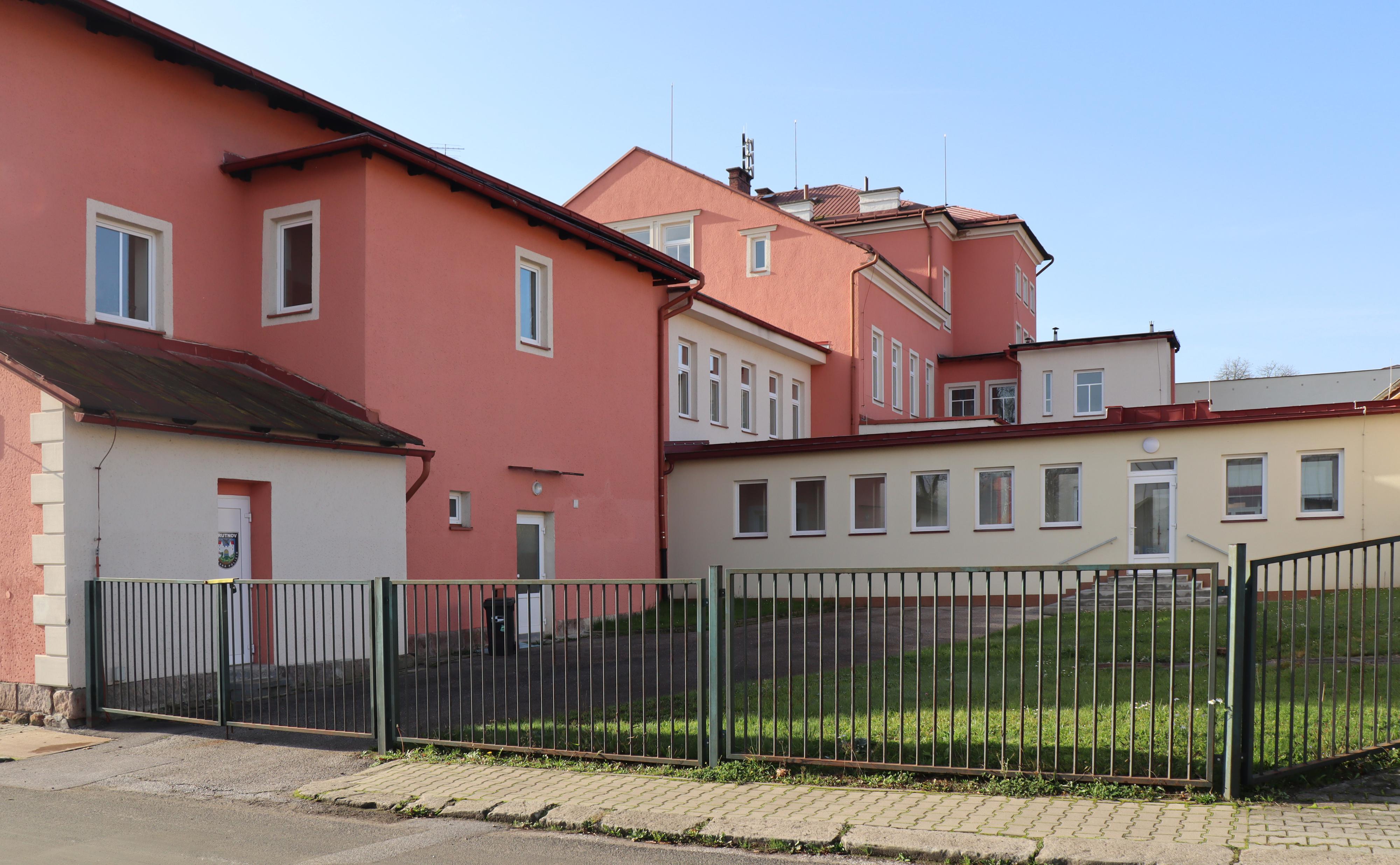 ZŠ Trutnov, Náchodská foto 2