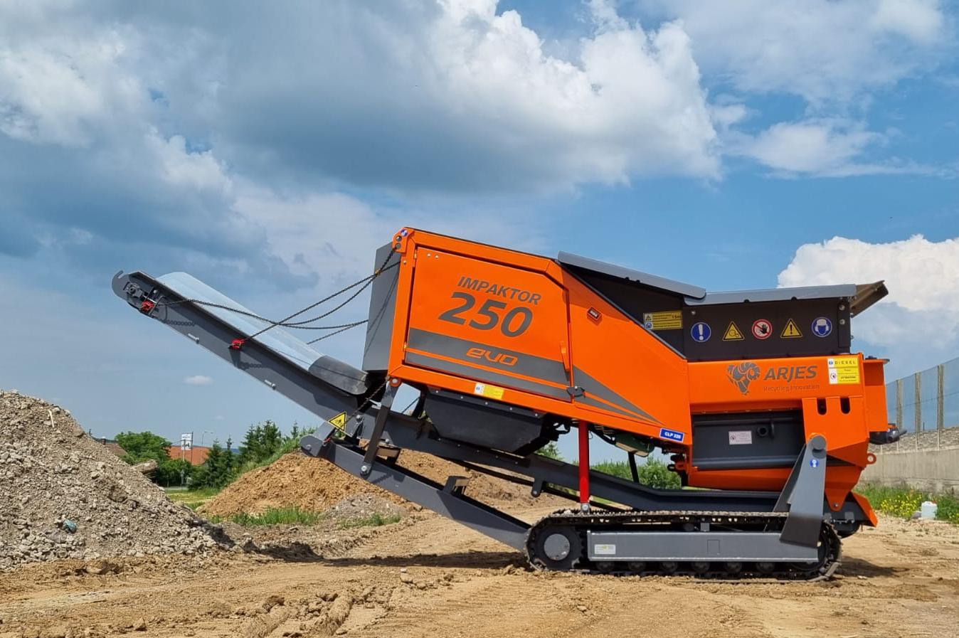 MALINA - VRŠE - Drcení materiálu, štěpkování dřeva