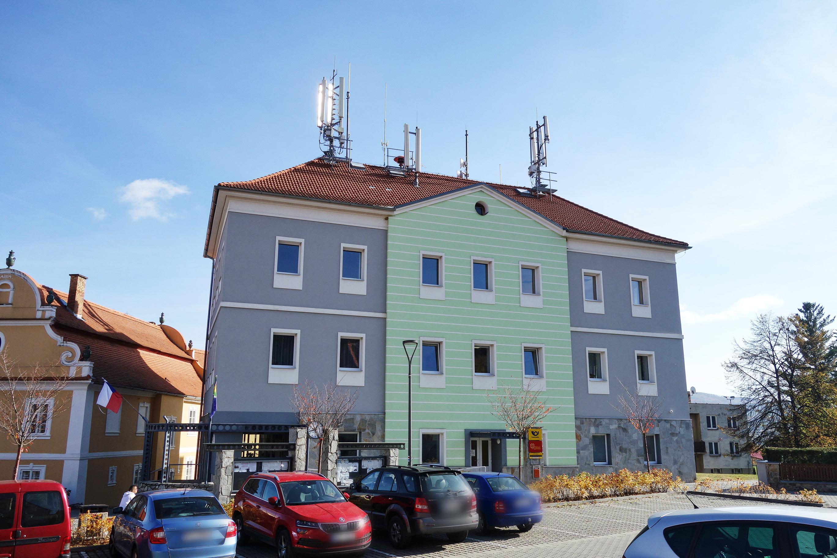 Lhenice - úřad městyse foto 3