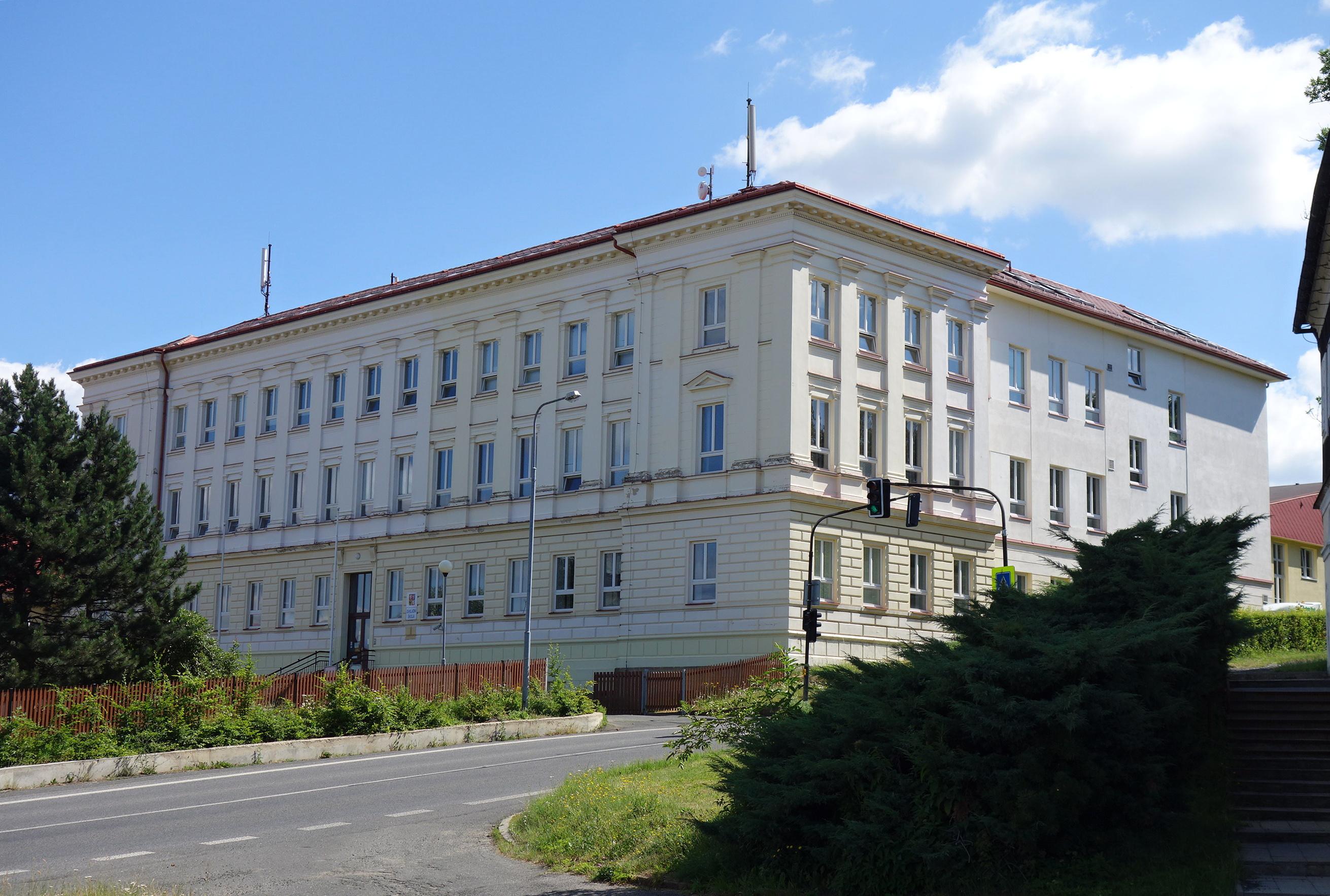 Základní škola a mateřská škola, Kamenický Šenov, nám. Míru 616 foto 2