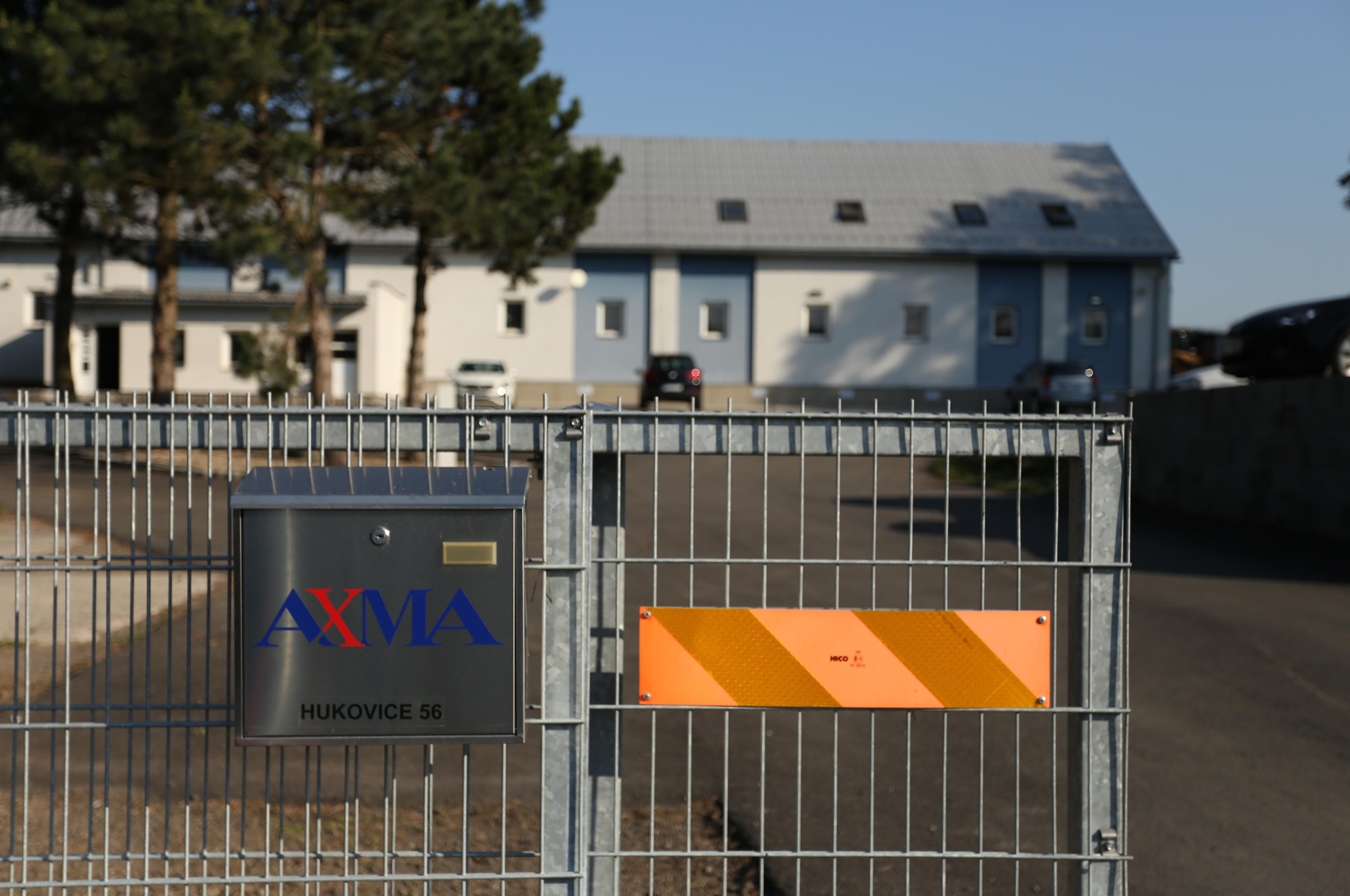 AXMA - pronájem plošin a VZV