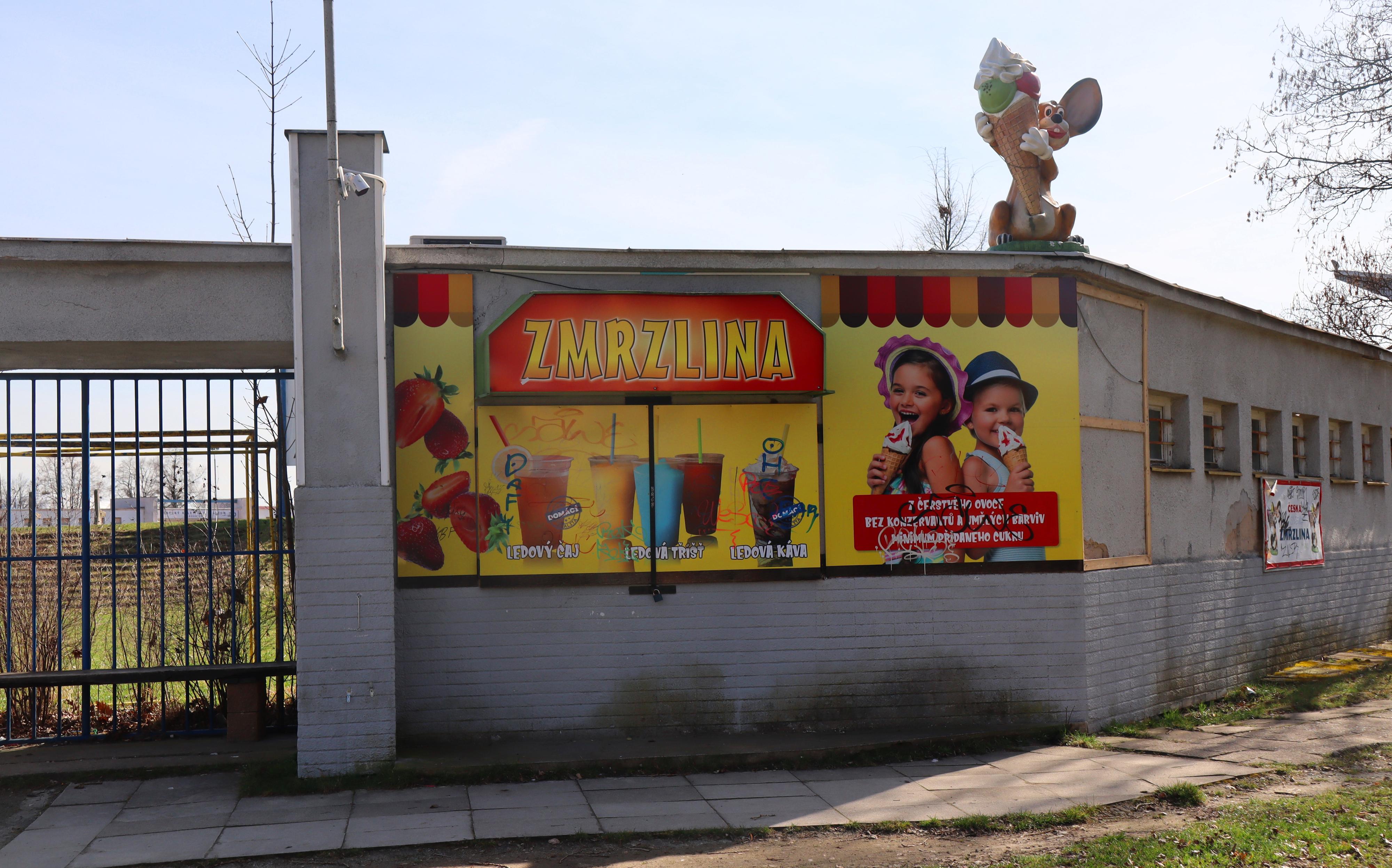 Zmrzlinový stánek U Stadionu foto 1
