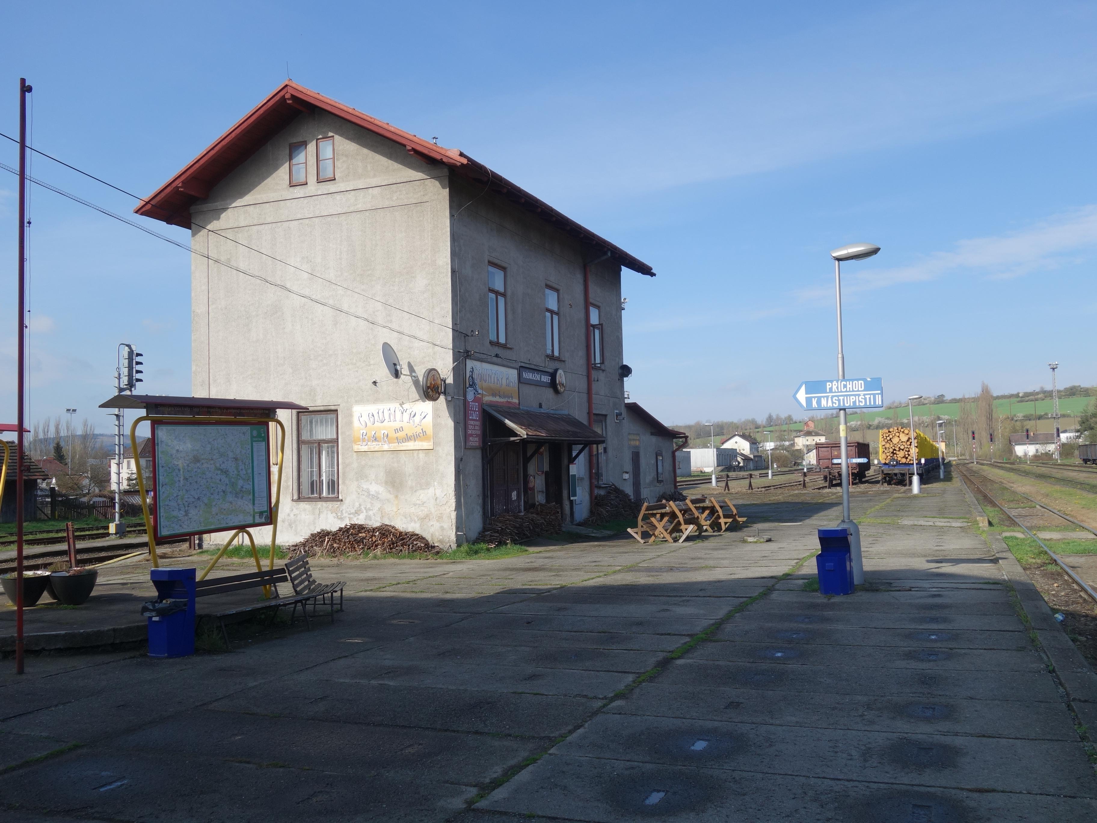 Country bar Na kolejích foto 3