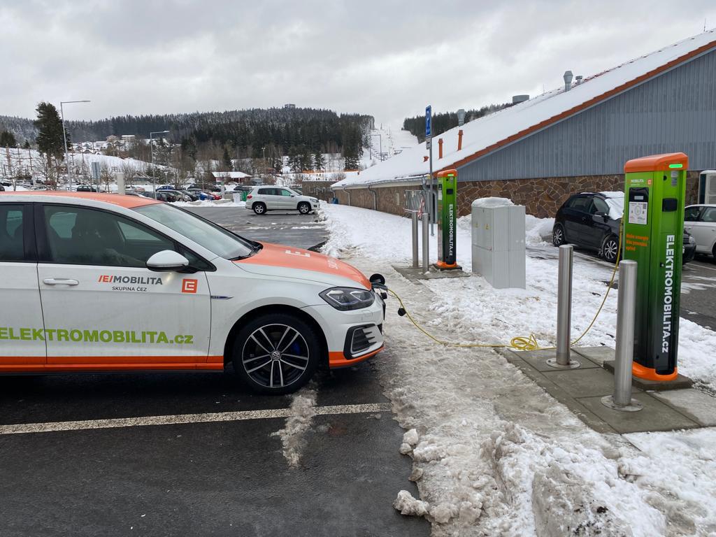 Nabíjecí stanice ČEZ foto 2