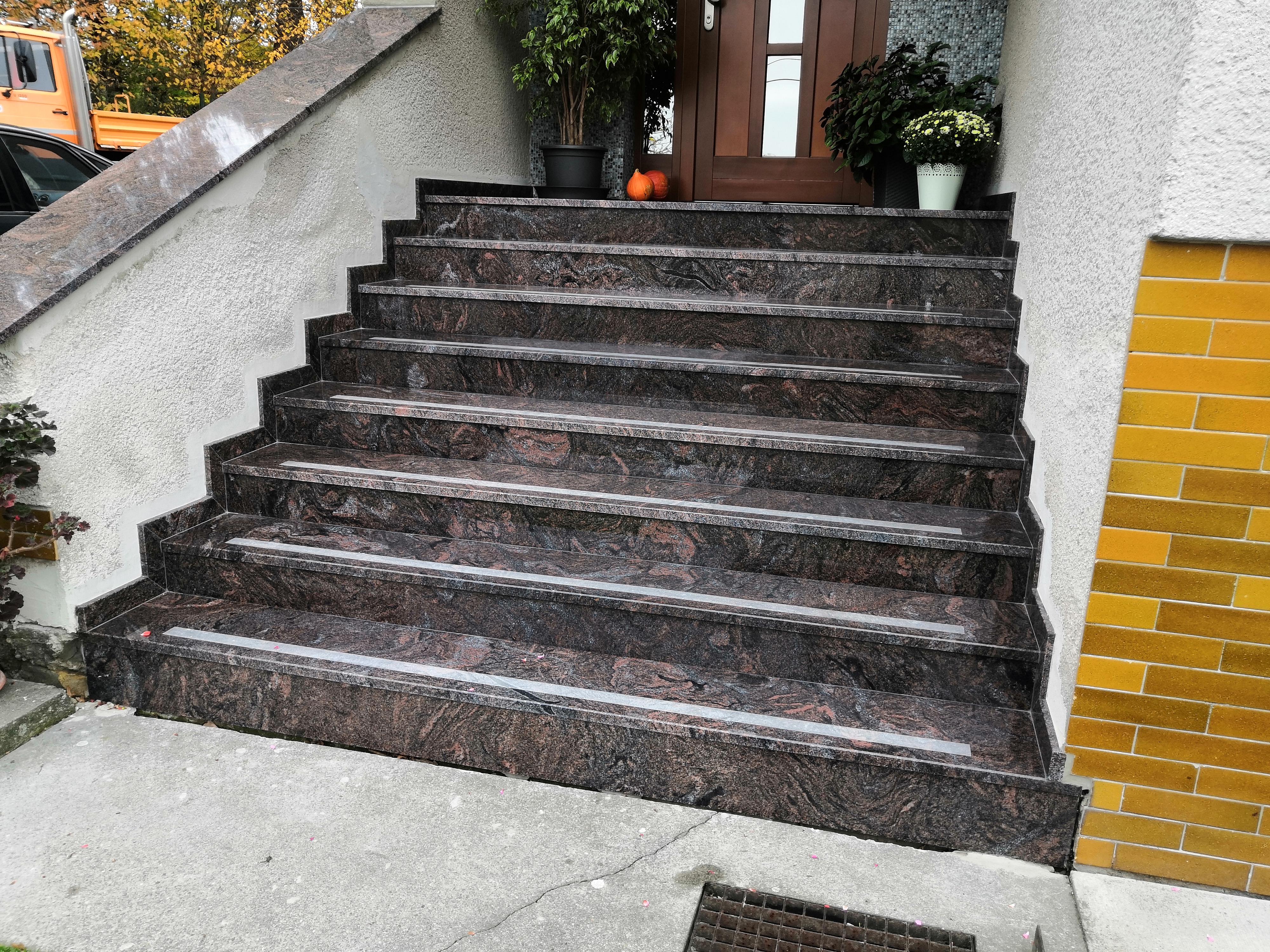 Výroba a montáž žulových obkladů schodišť