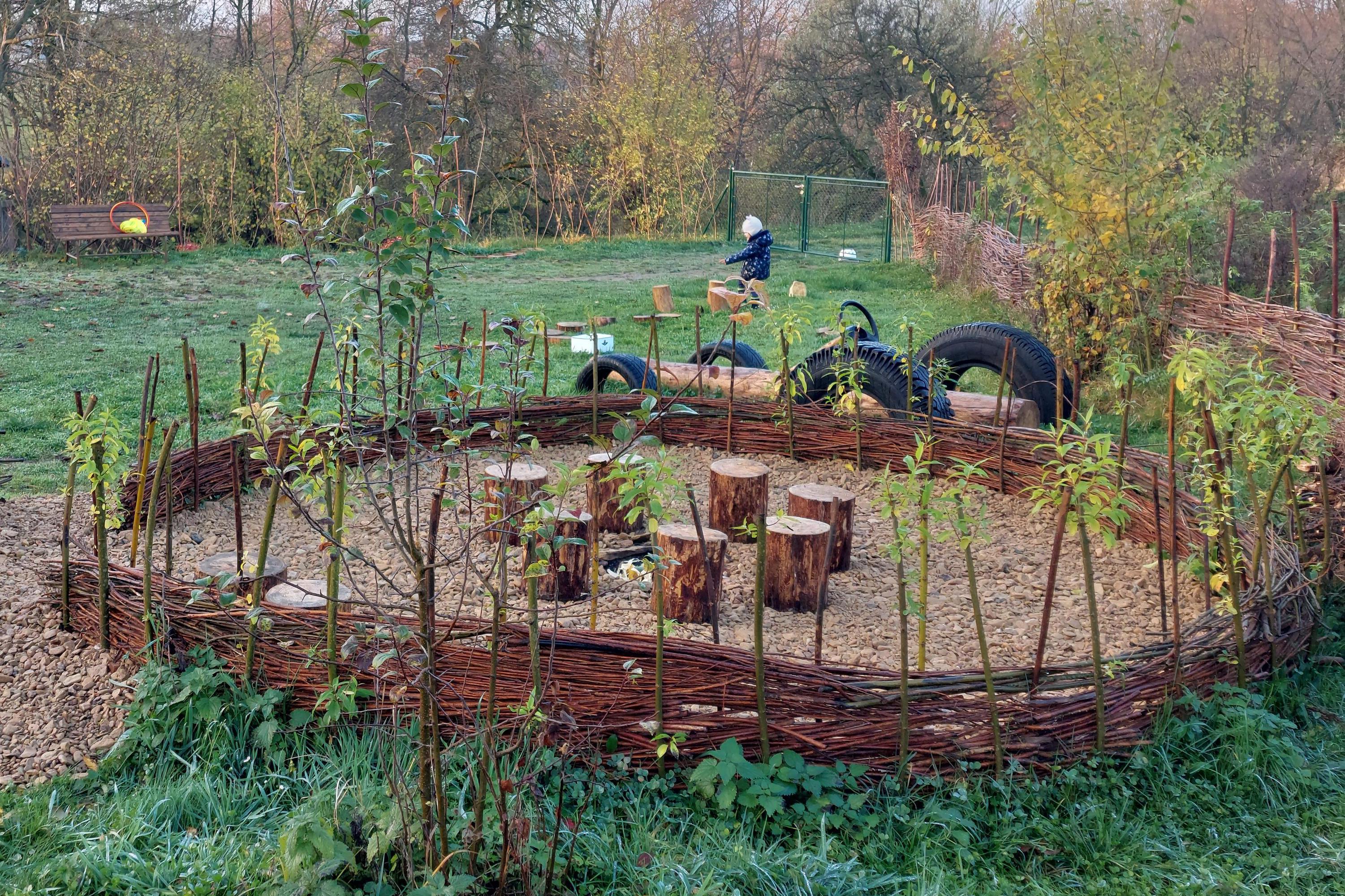 Školka-neškolka Pavučinka