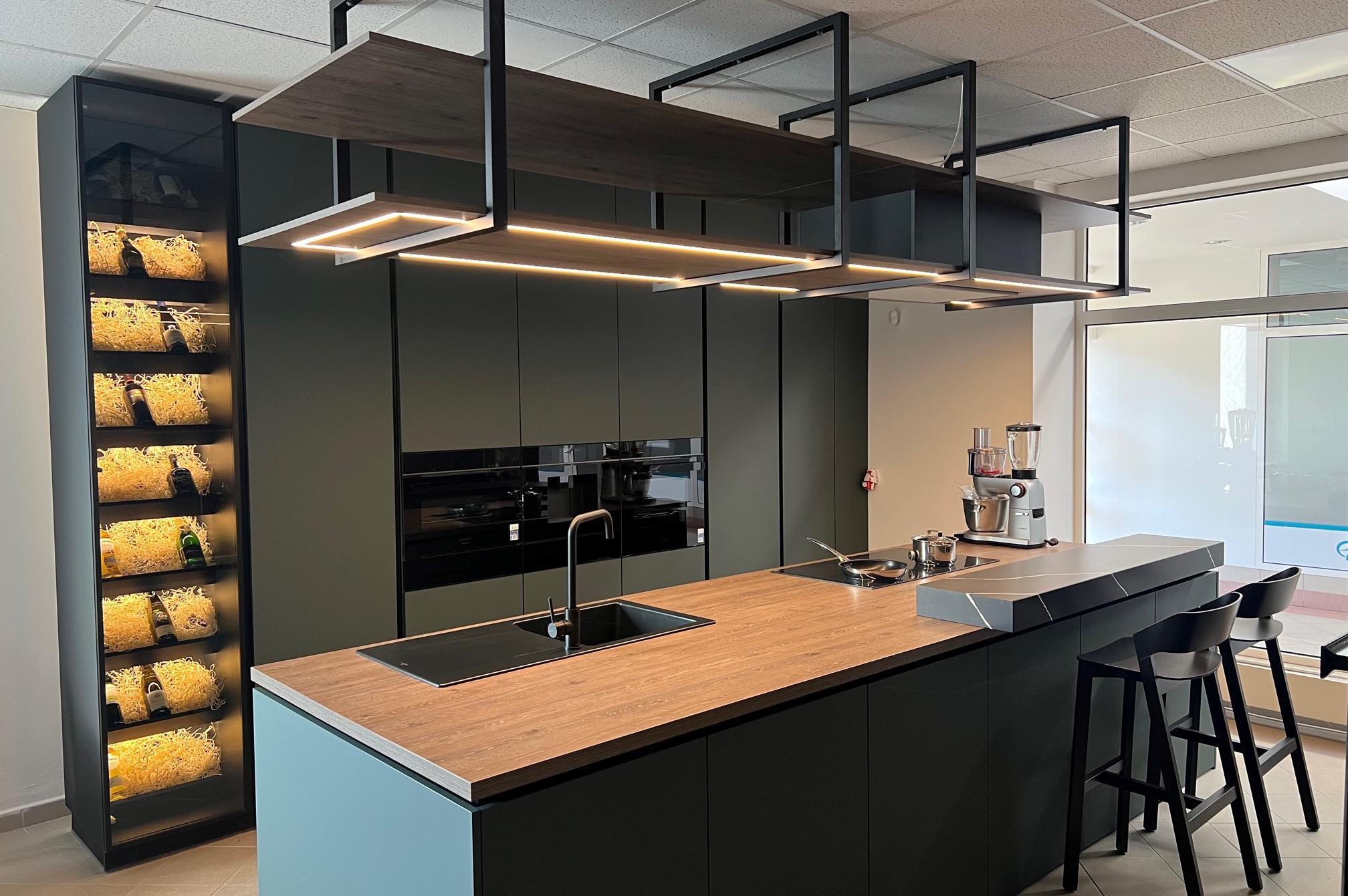 Kuchyně Hofman, s.r.o. Kuchyňské studio