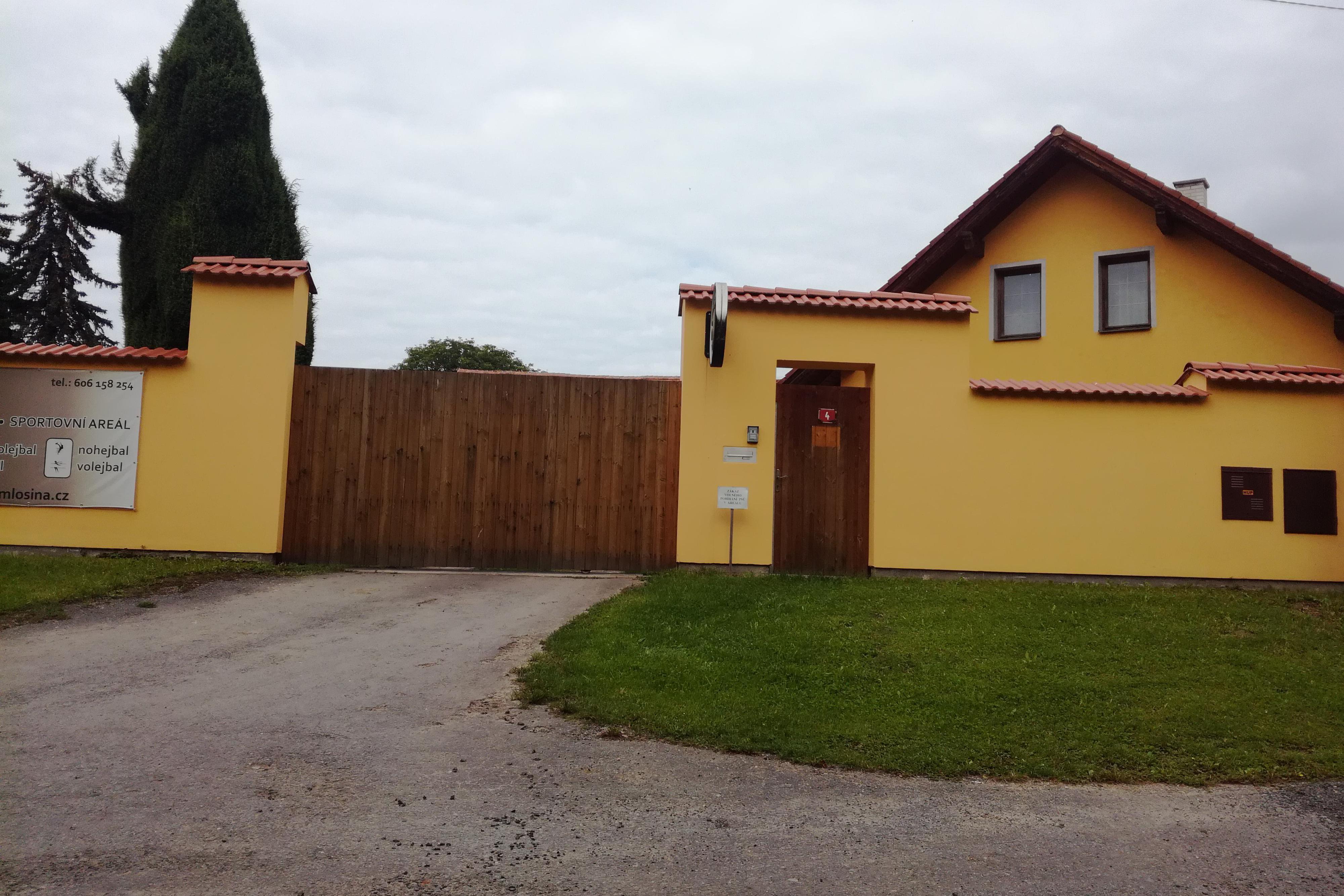 Tenisový kurt Losina