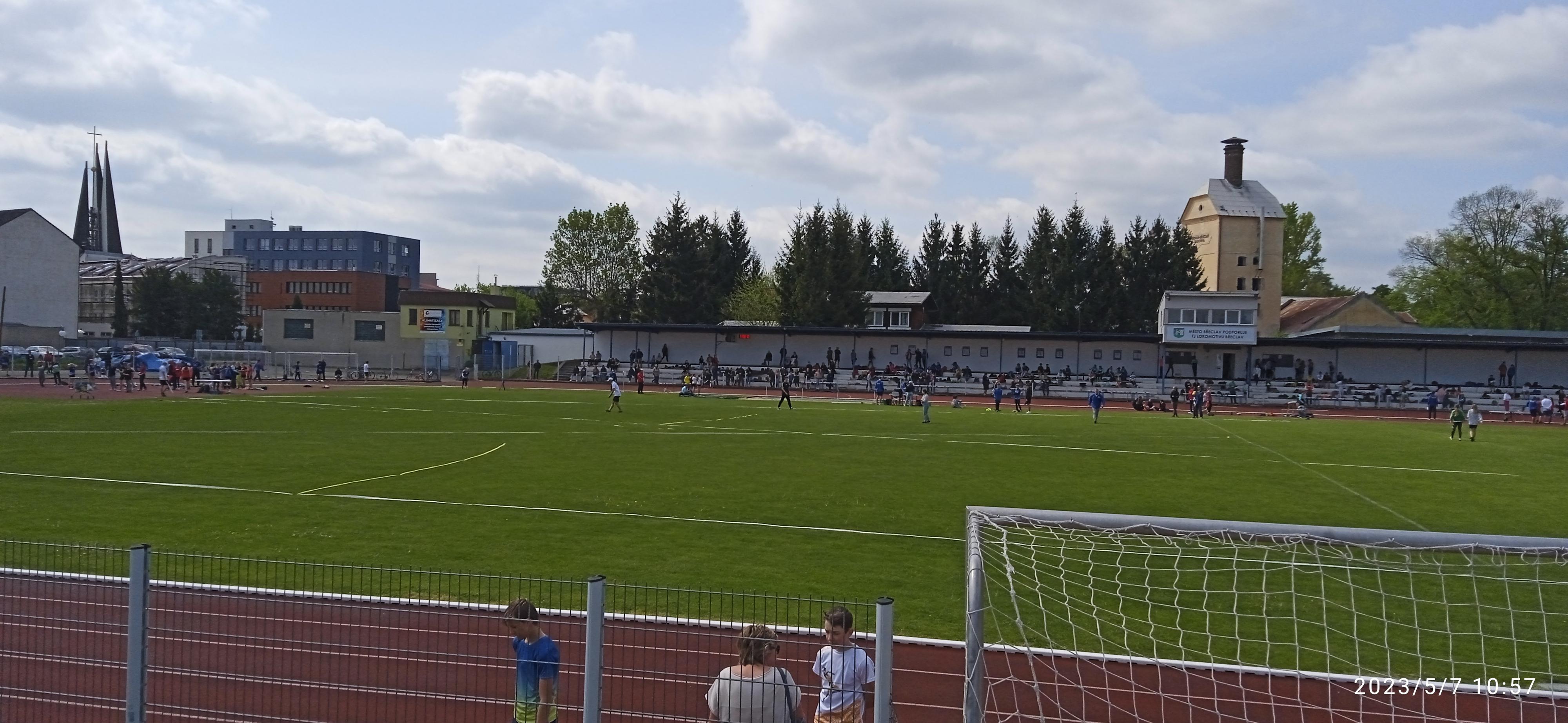 Sportovní hala TJ Lokomotiva Břeclav foto 2