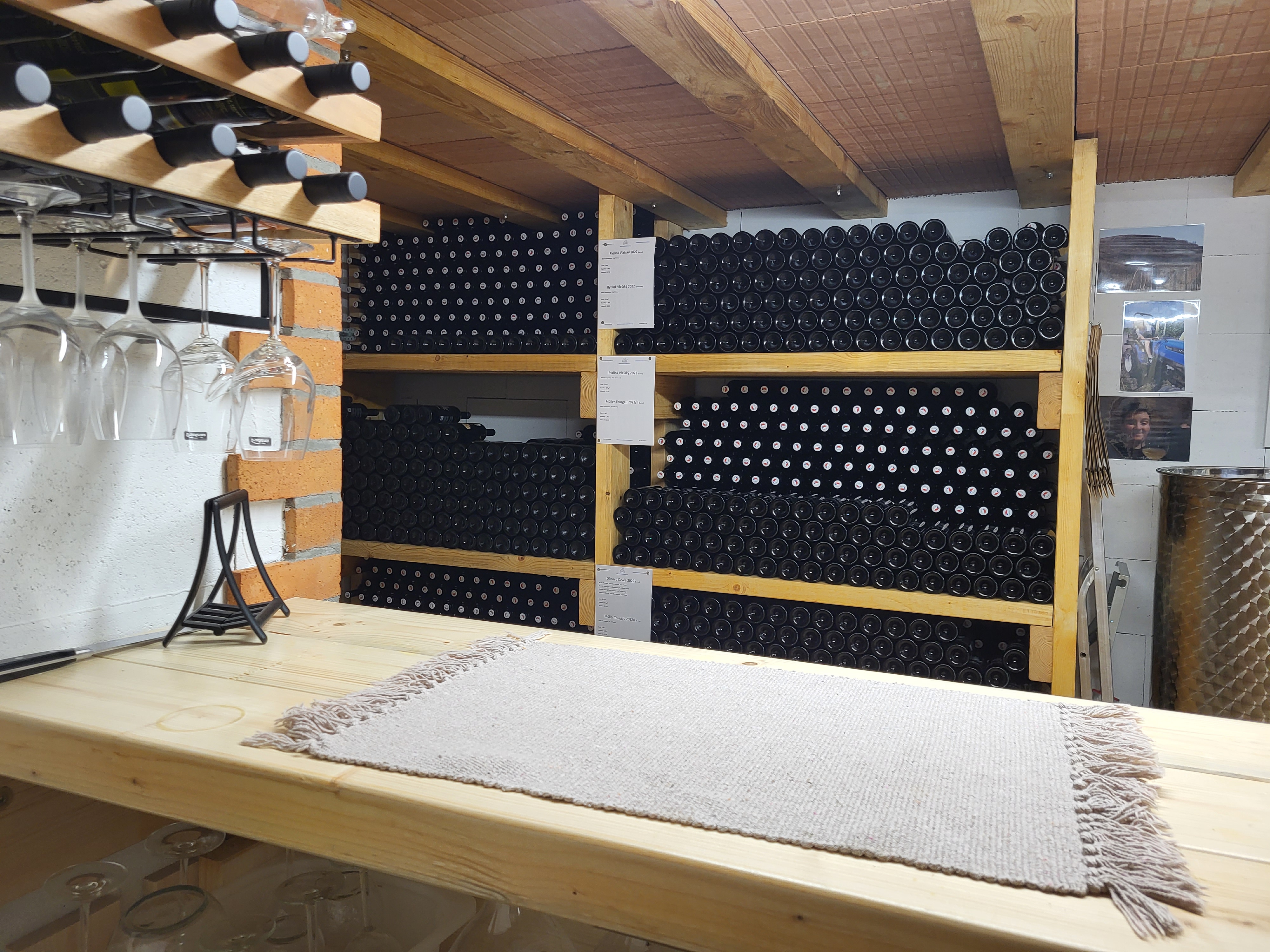 Vinařství Beděrovi - prodej vína foto 2