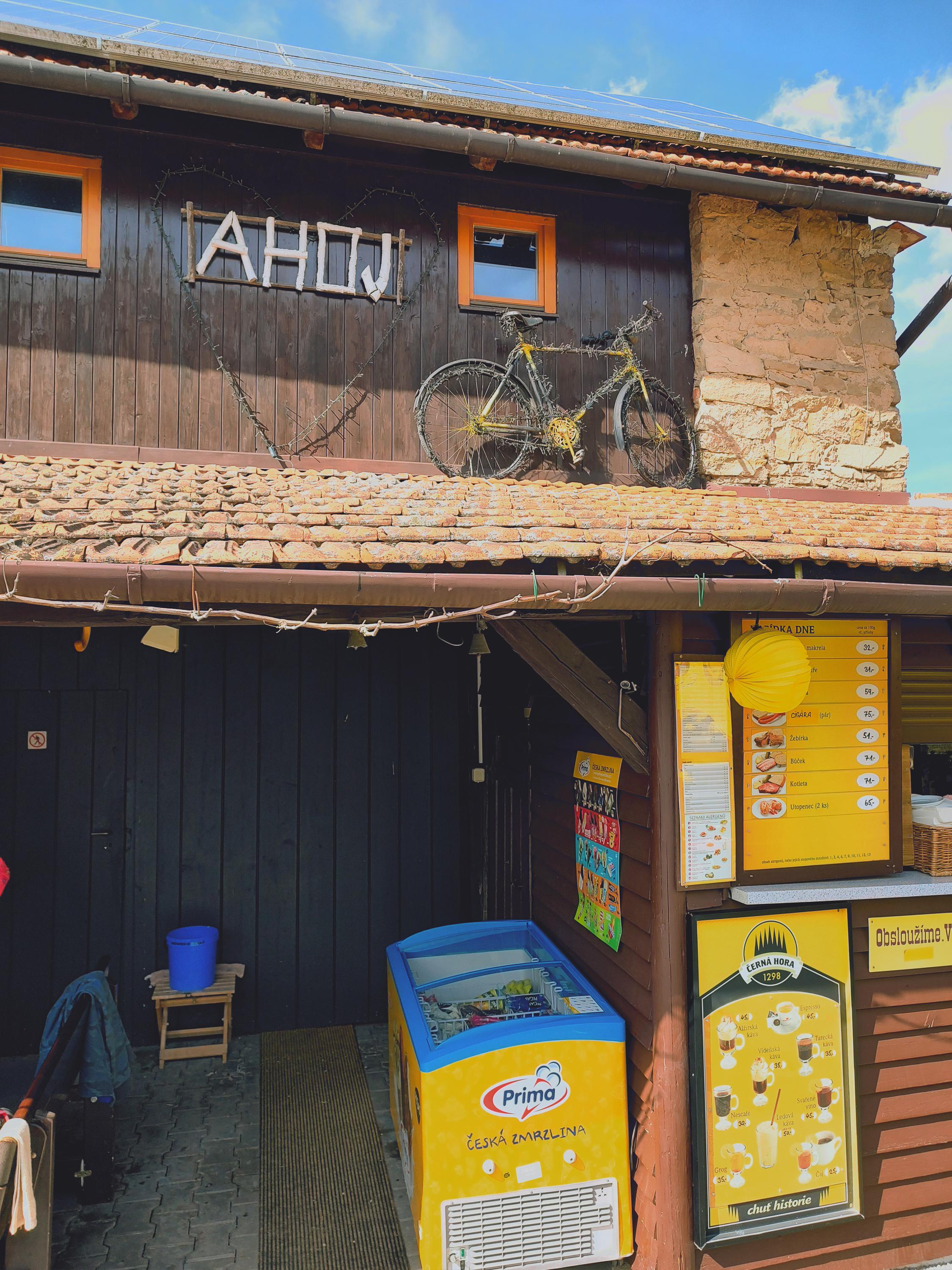 Hostinec U Zvěřinů & zahrádka Ahoj foto 4