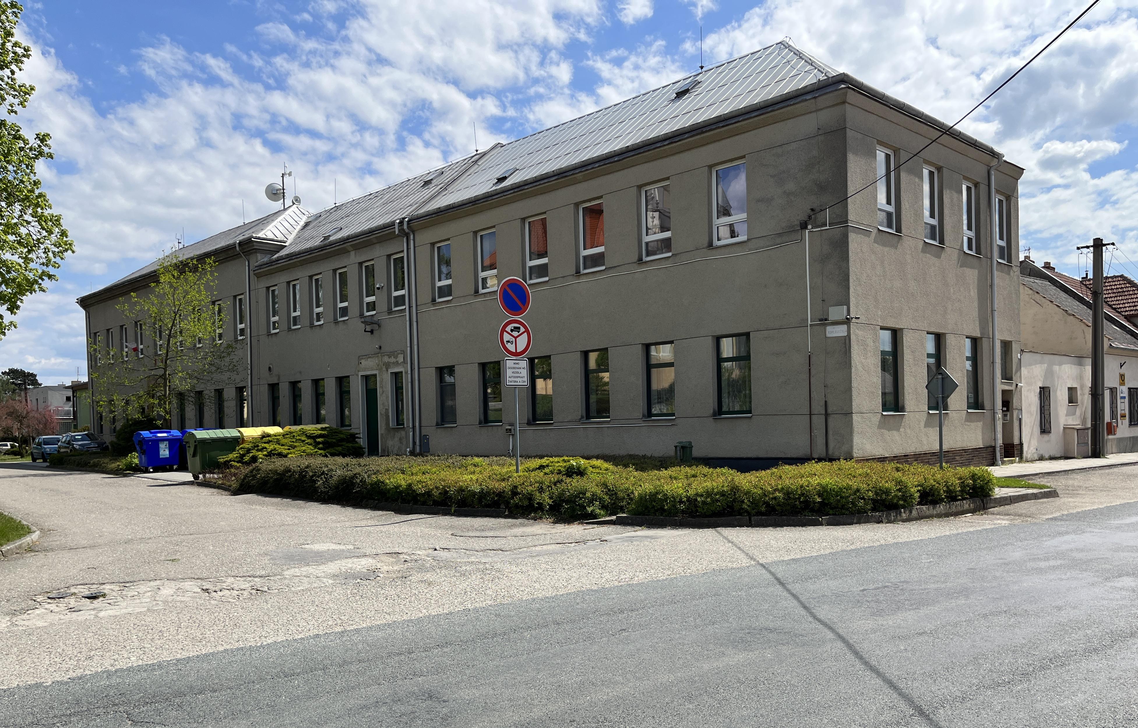 Obecní knihovna Dobromilice foto 2