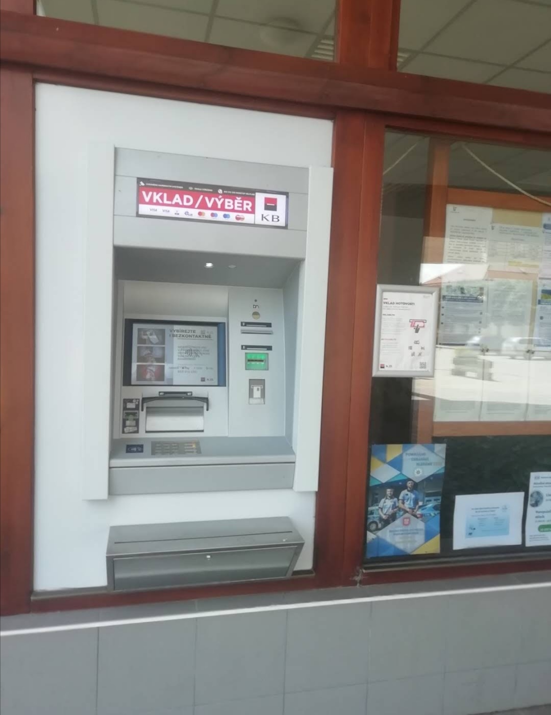 Bankomat Komerční banky foto 2