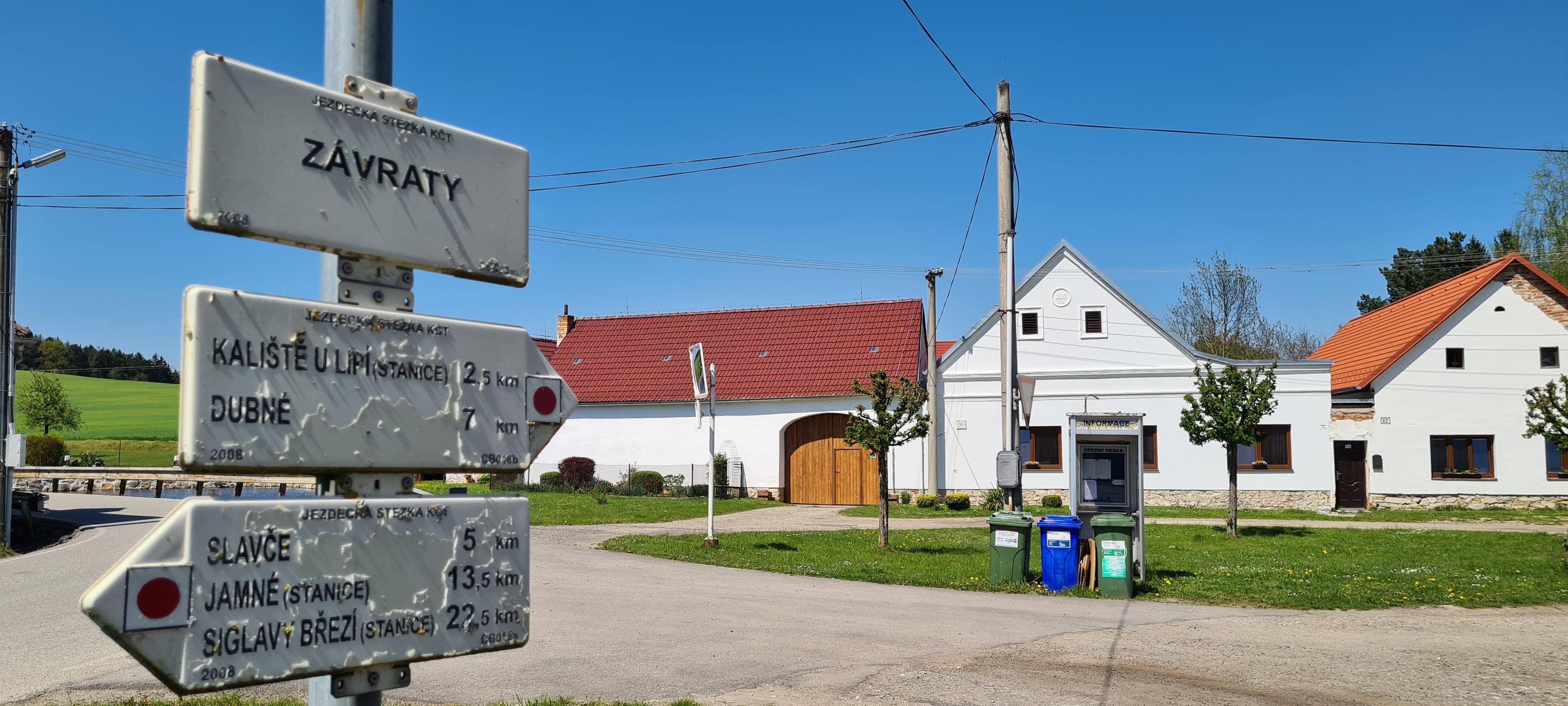 Závraty - obecní úřad foto 2