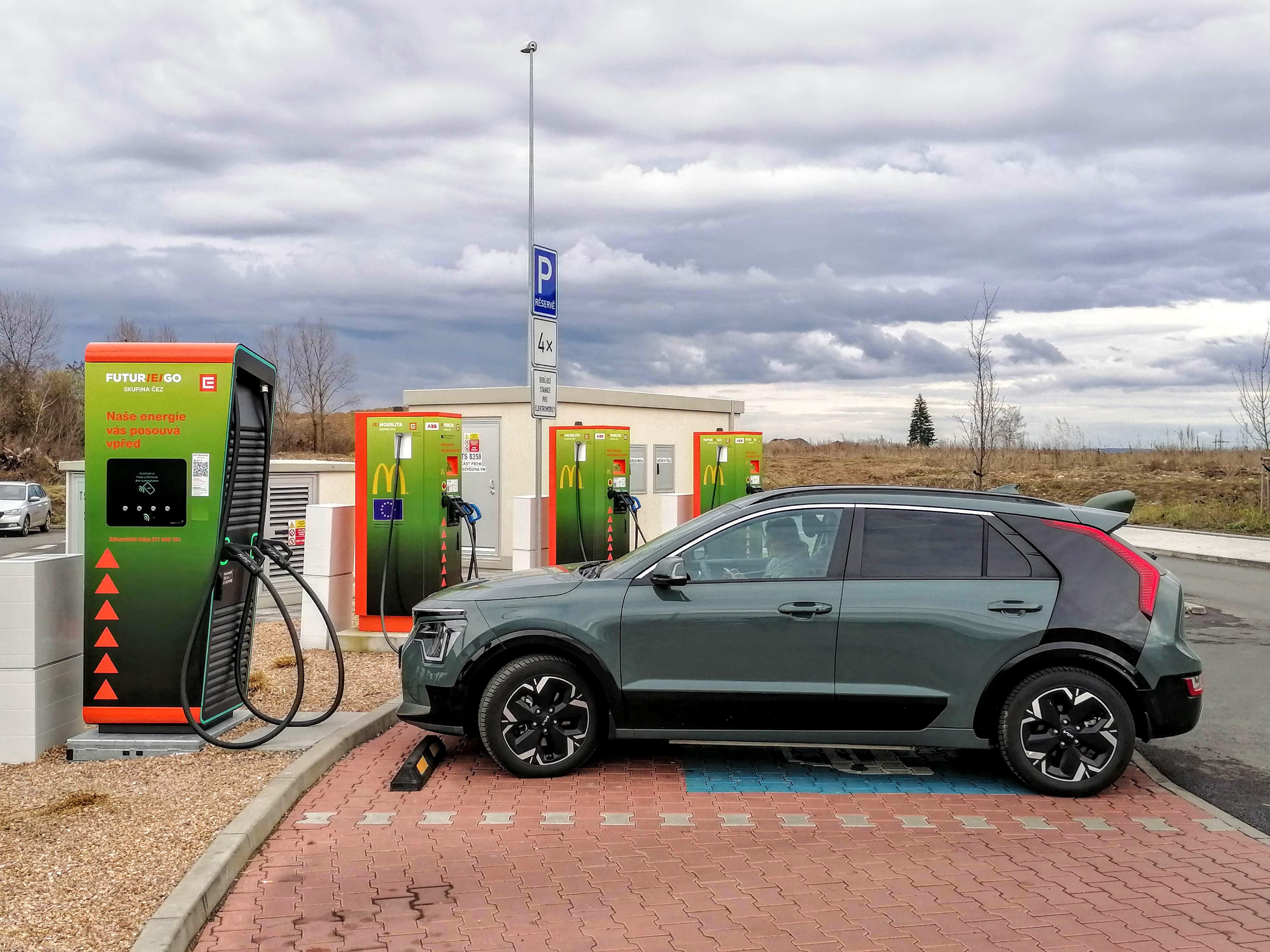 Nabíjecí stanice ČEZ