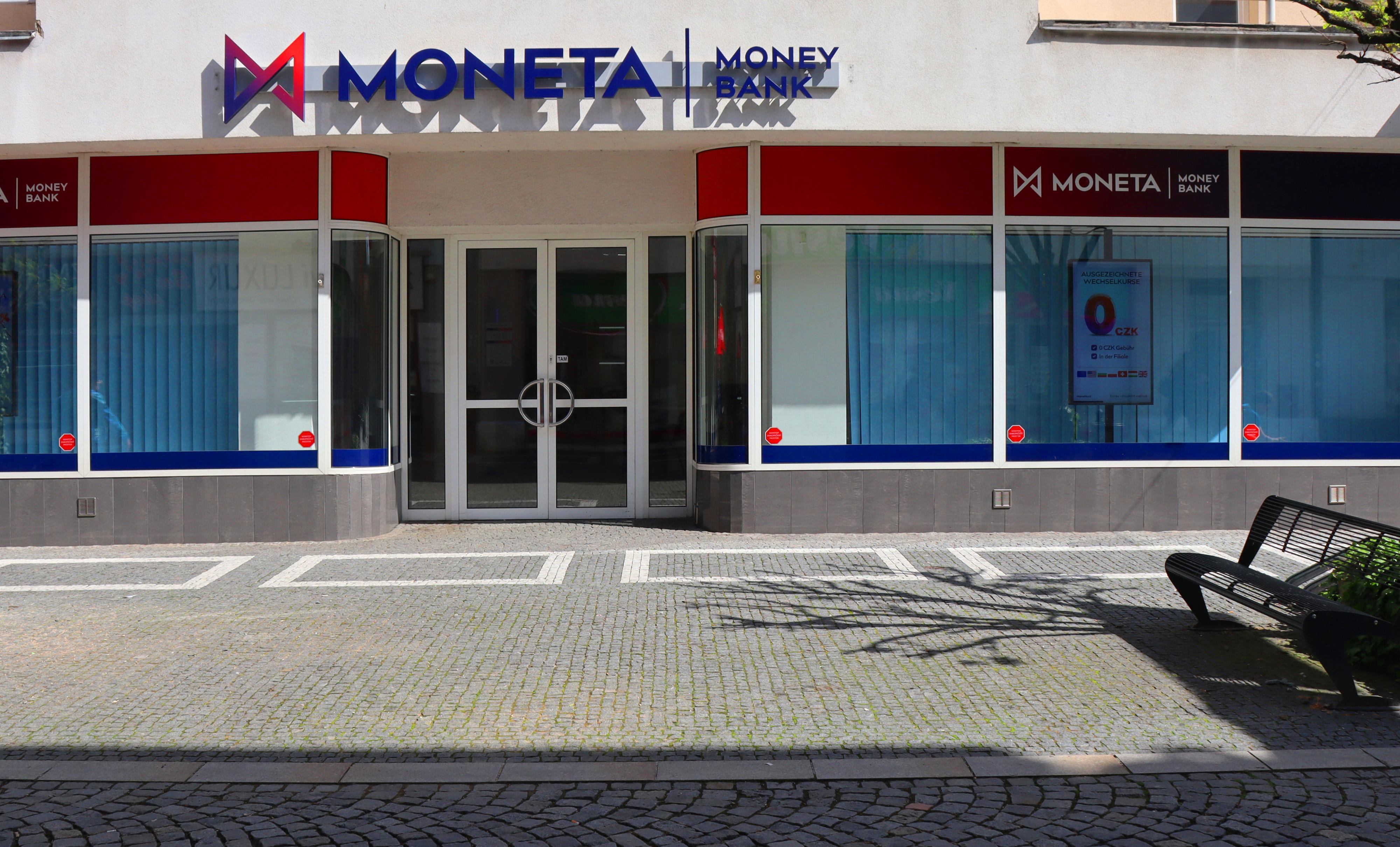 MONETA Money Bank foto 2