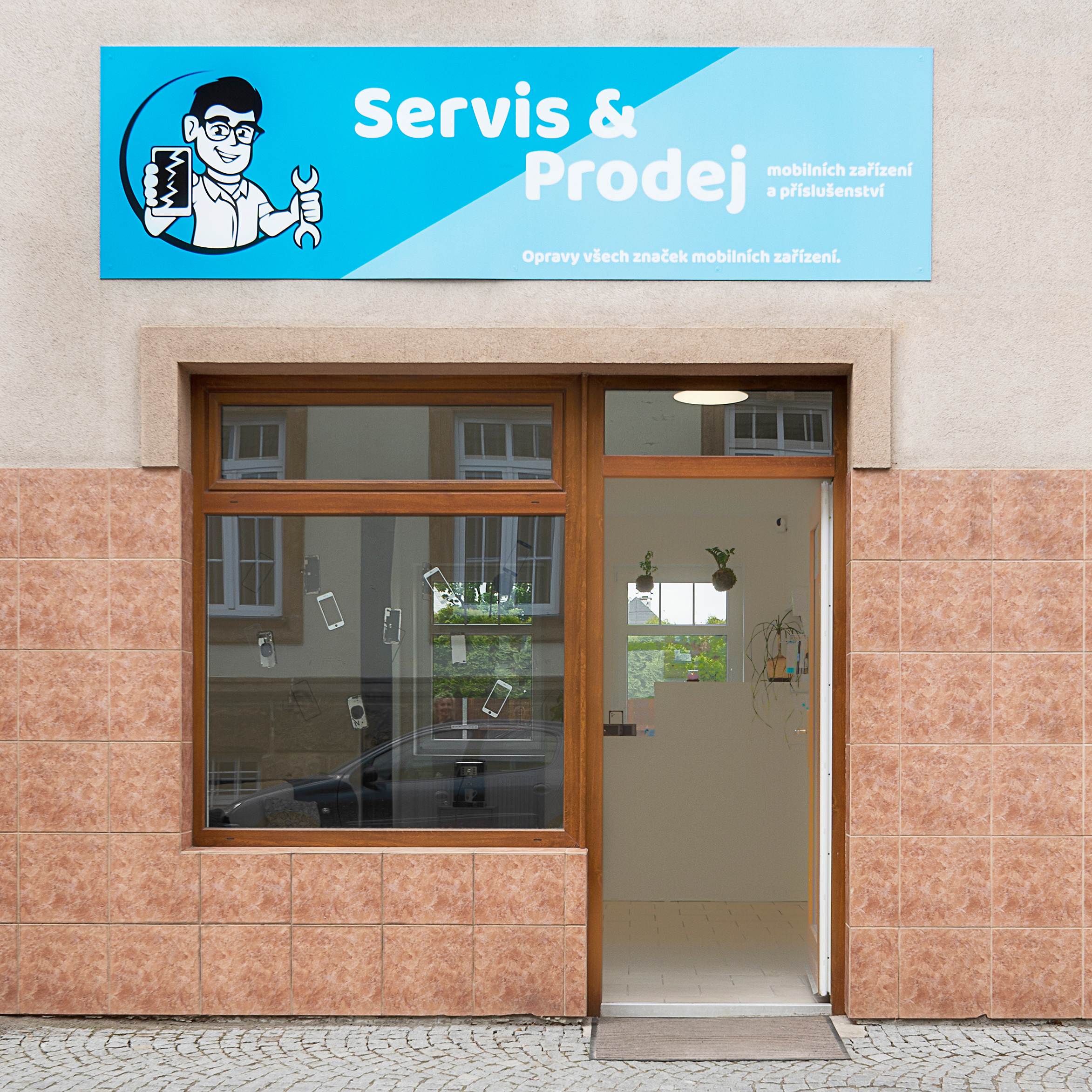 Servis & prodej telefonů a příslušenství foto 3