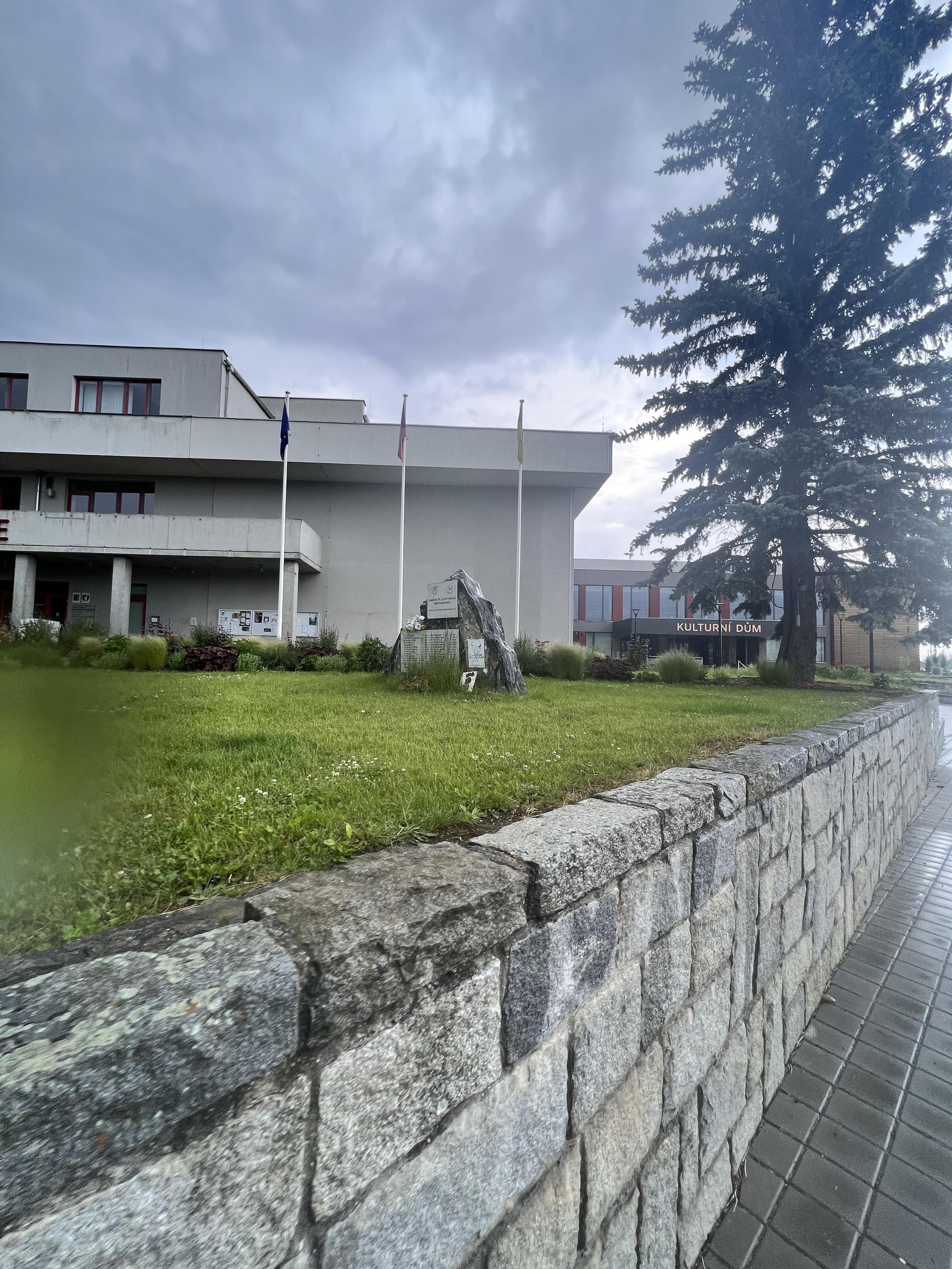 Milovice - městský úřad foto 6