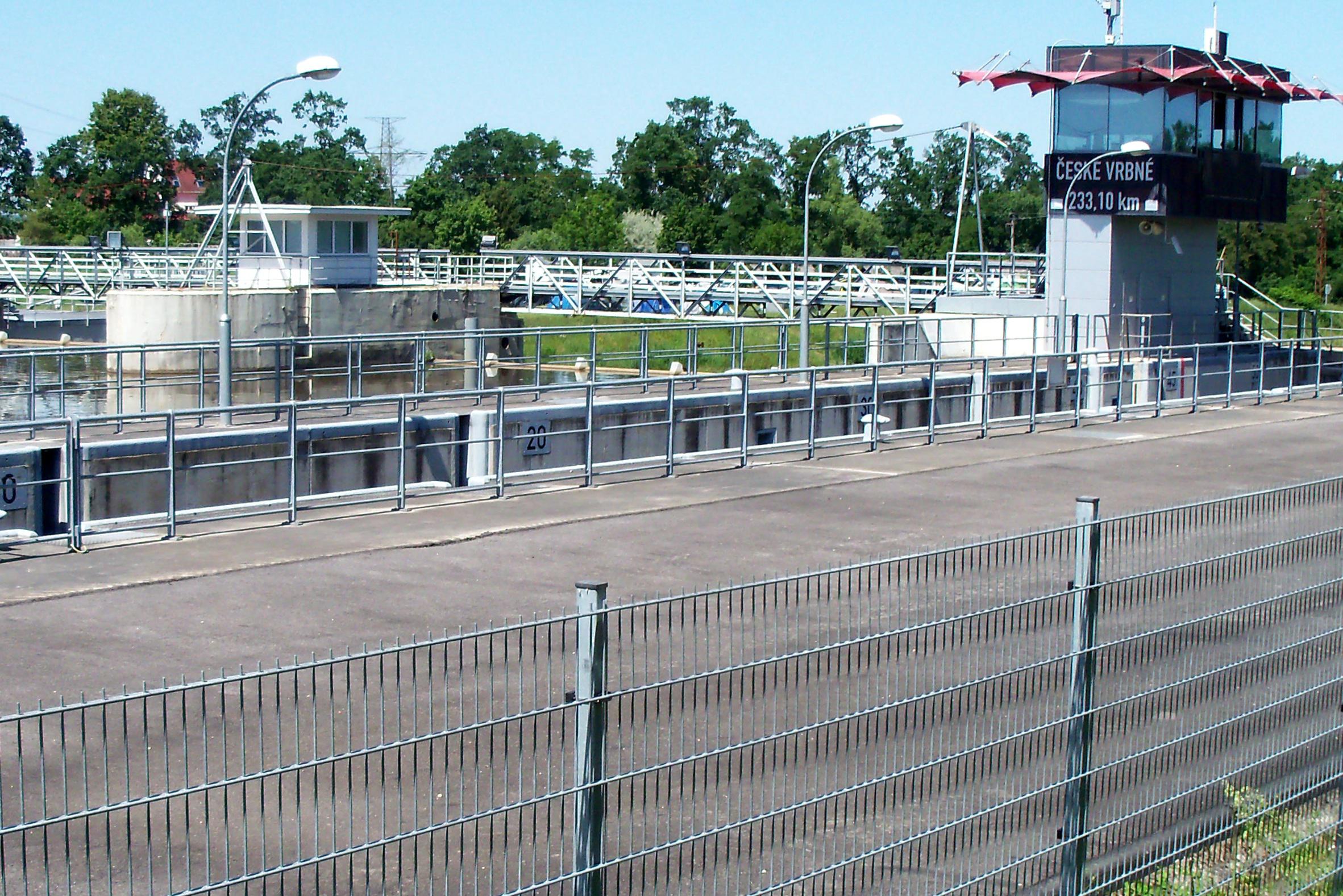 Plavební komora Hluboká nad Vltavou foto 2